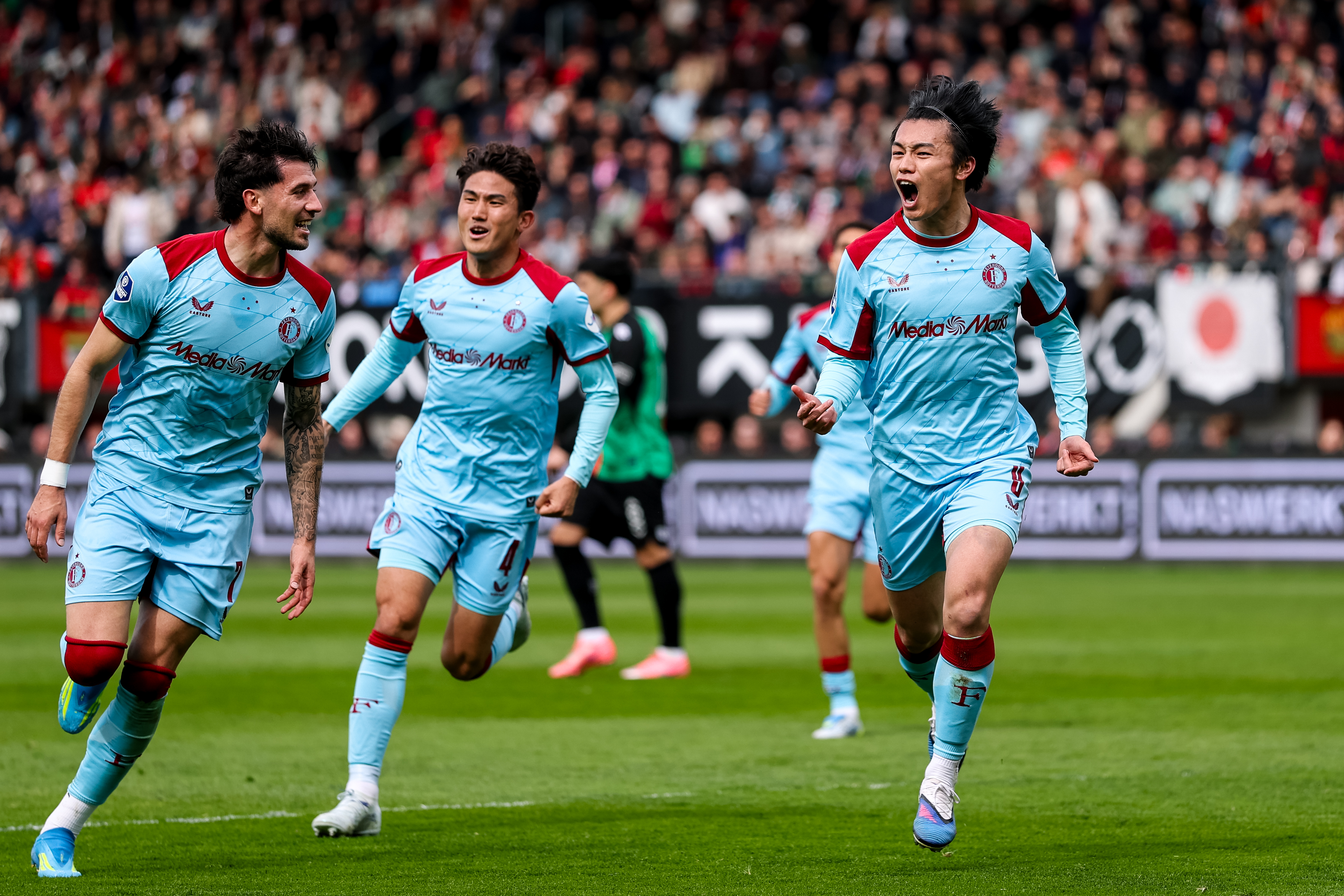 Liveblog • Feyenoord op voorsprong tegen N.E.C. dankzij kopsterke Ueda [0-1]