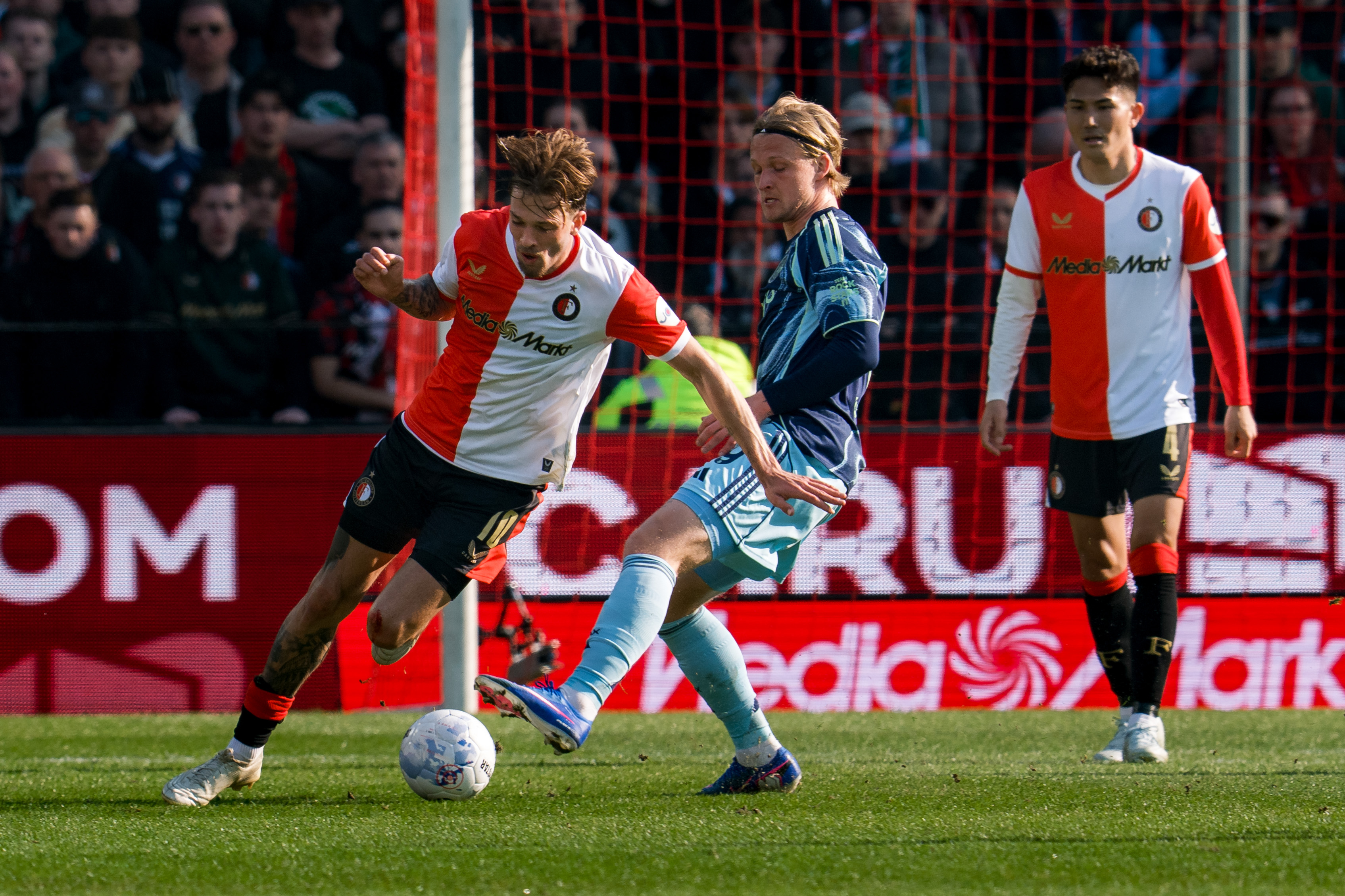 Van Hooijdonk schuift Dolberg naar voren bij Feyenoord: "Die weet ik wel"