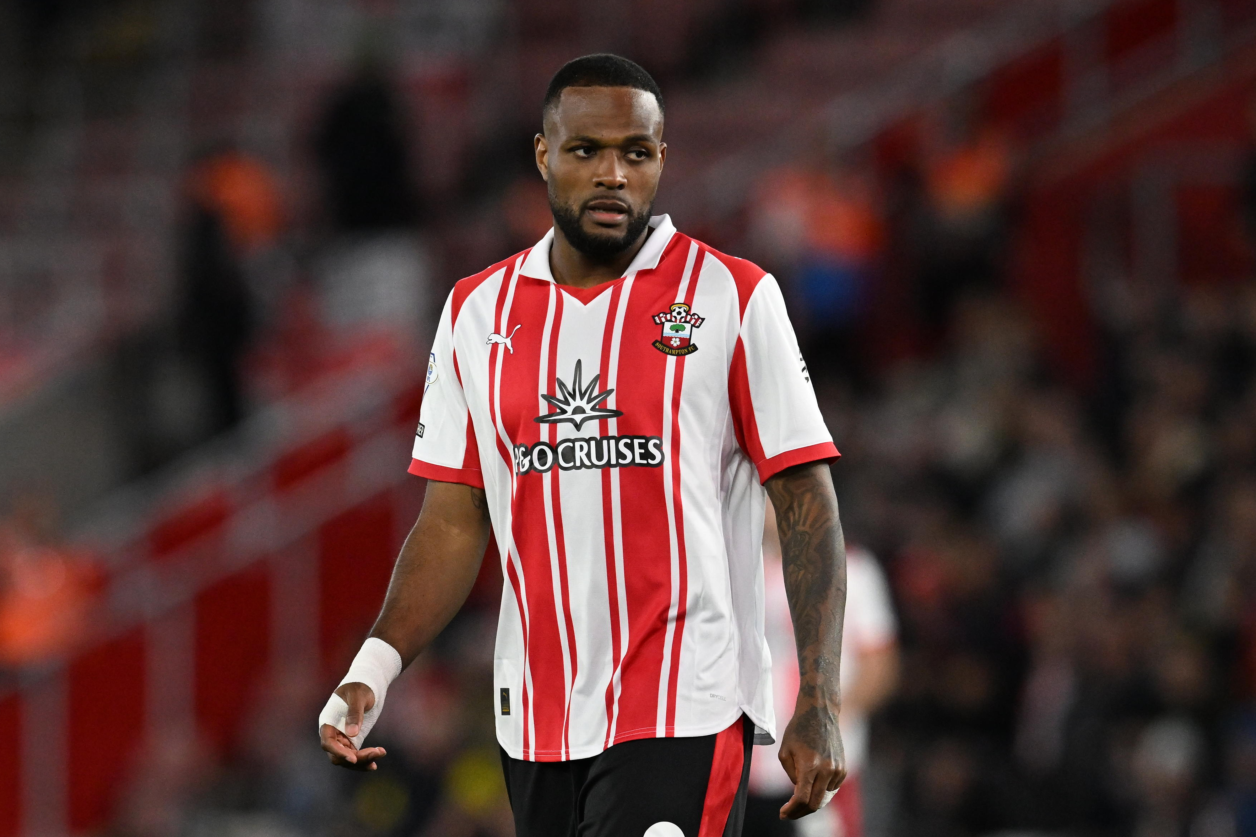 'Spionageschandaal bedreigt Premier League-droom van Larin'
