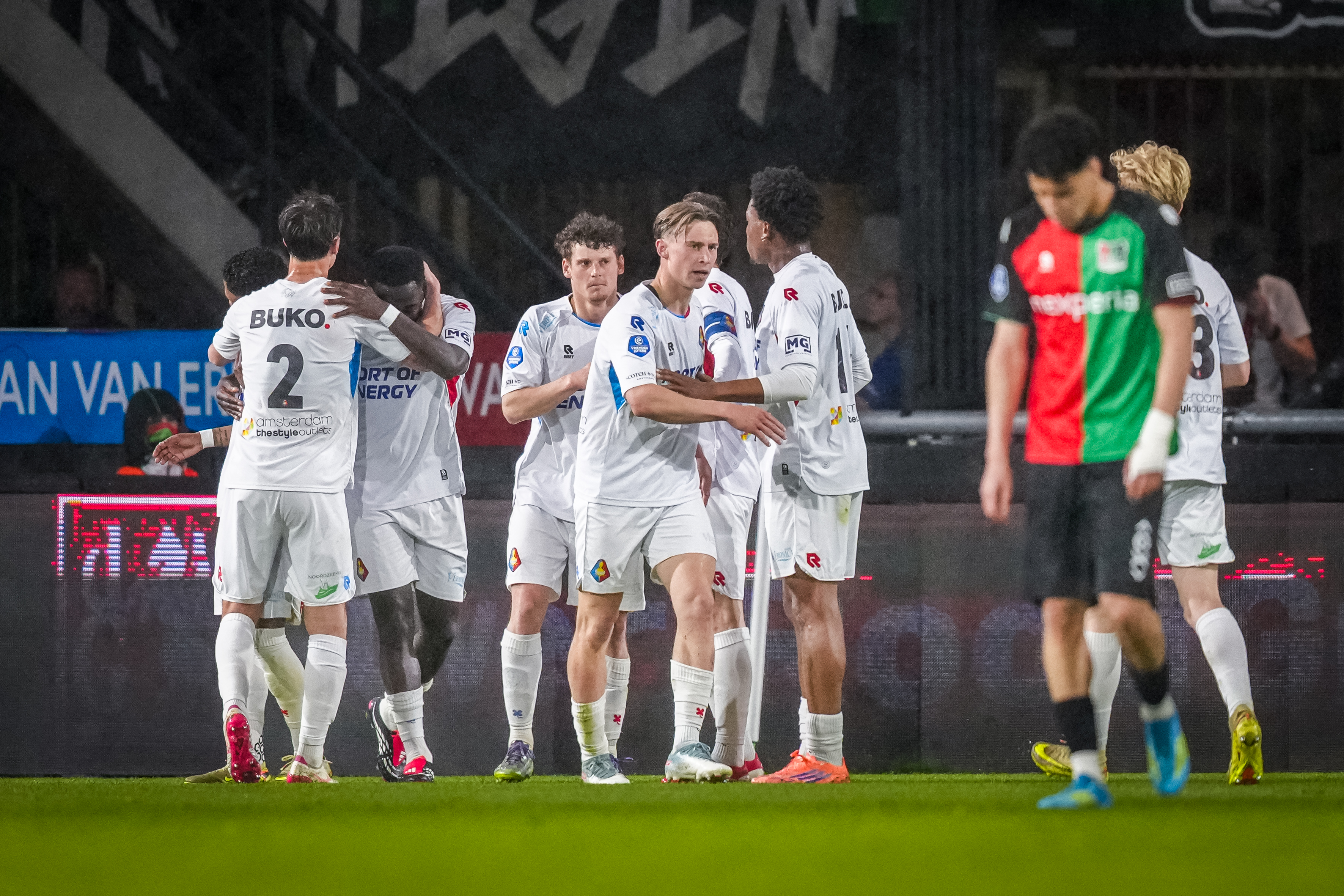 N.E.C. speelt gelijk tegen Telstar: Feyenoord kan uitlopen op concurrent