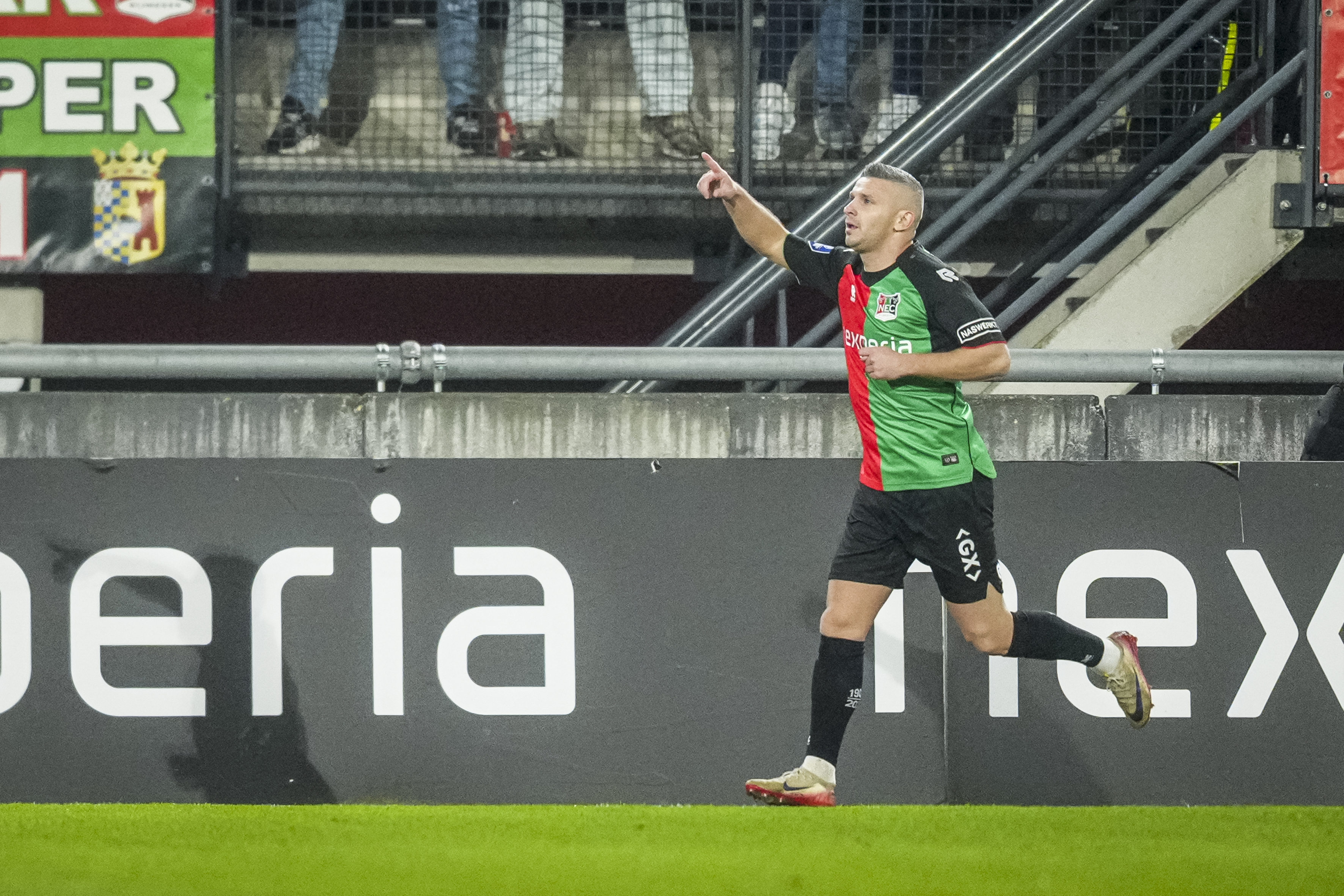 Bryan Linssen openhartig: "Bij Feyenoord schaamde ik me in het begin tijdens boodschappen te doen"