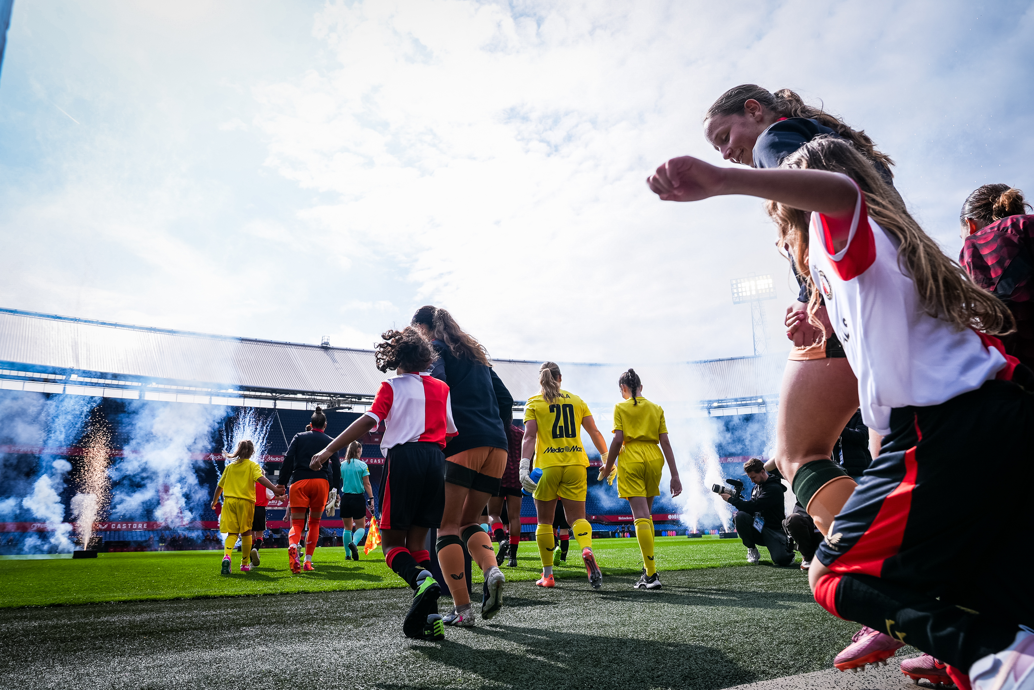 Feyenoord V1 wint overtuigend in De Kuip en houdt zicht op Europees voetbal