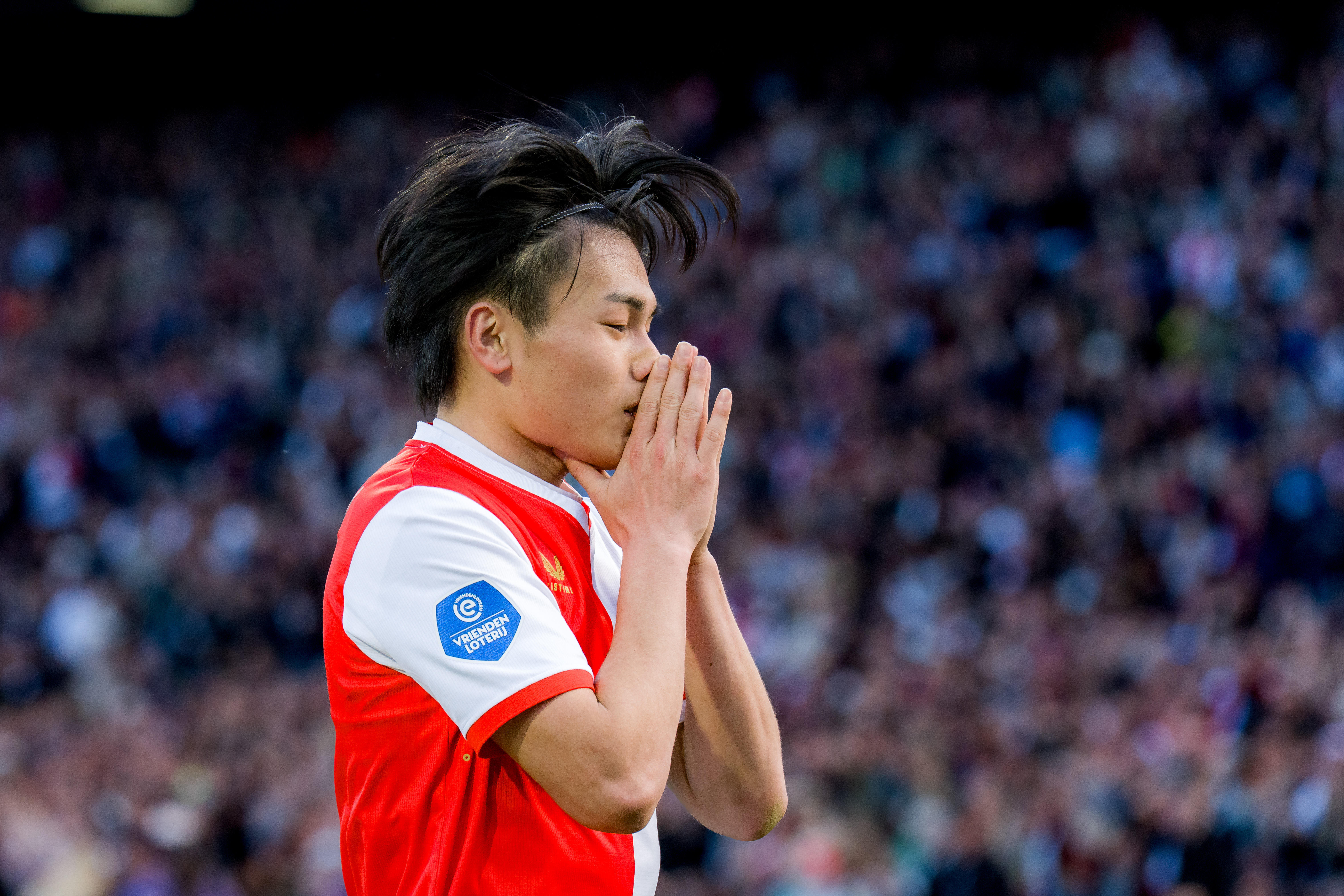 Ayase Ueda schaart zich in indrukwekkend rijtje met Kane, Mbappé en Haaland