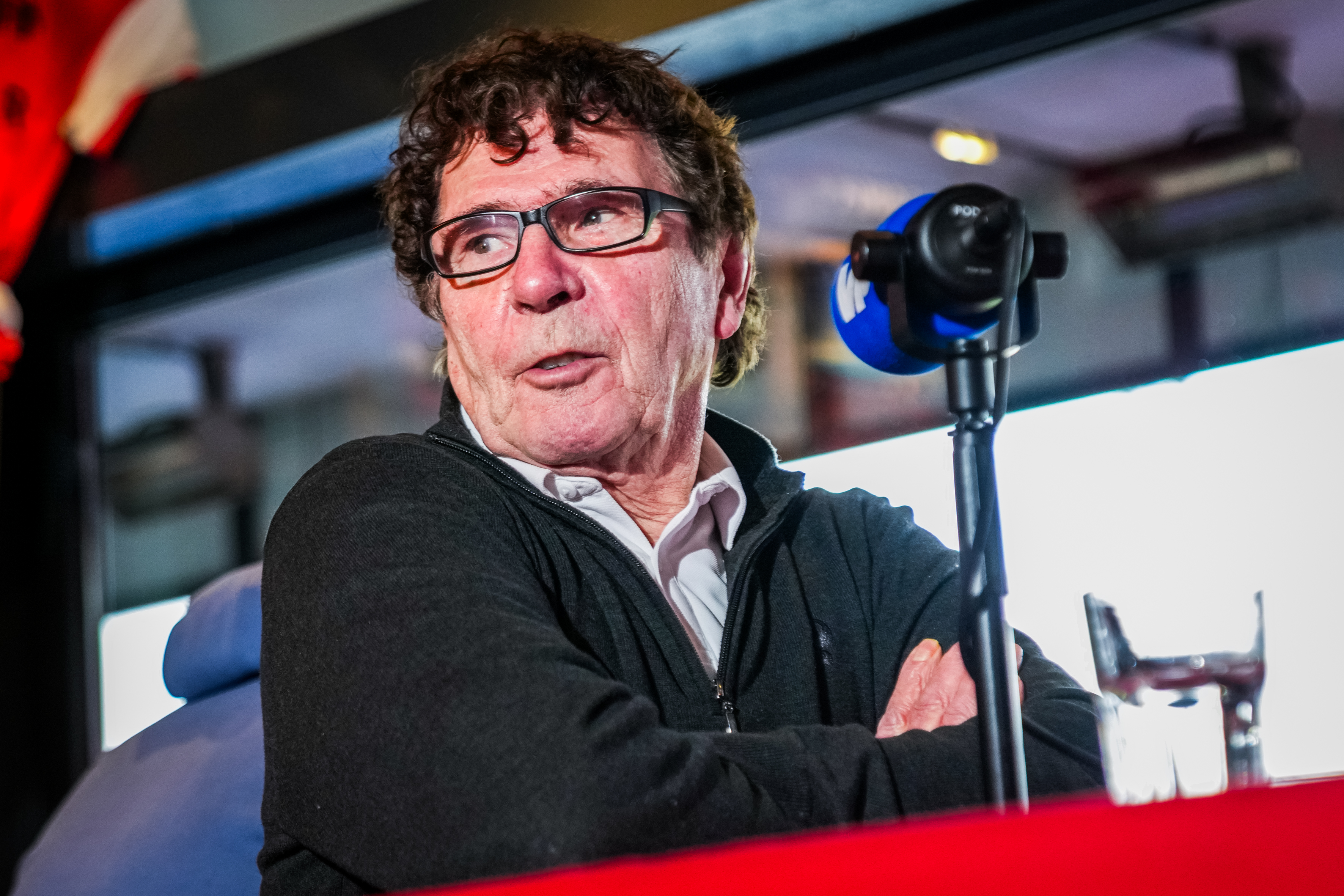Van Hanegem waarschuwt: "Dan krijg je weer een draai om je oren"