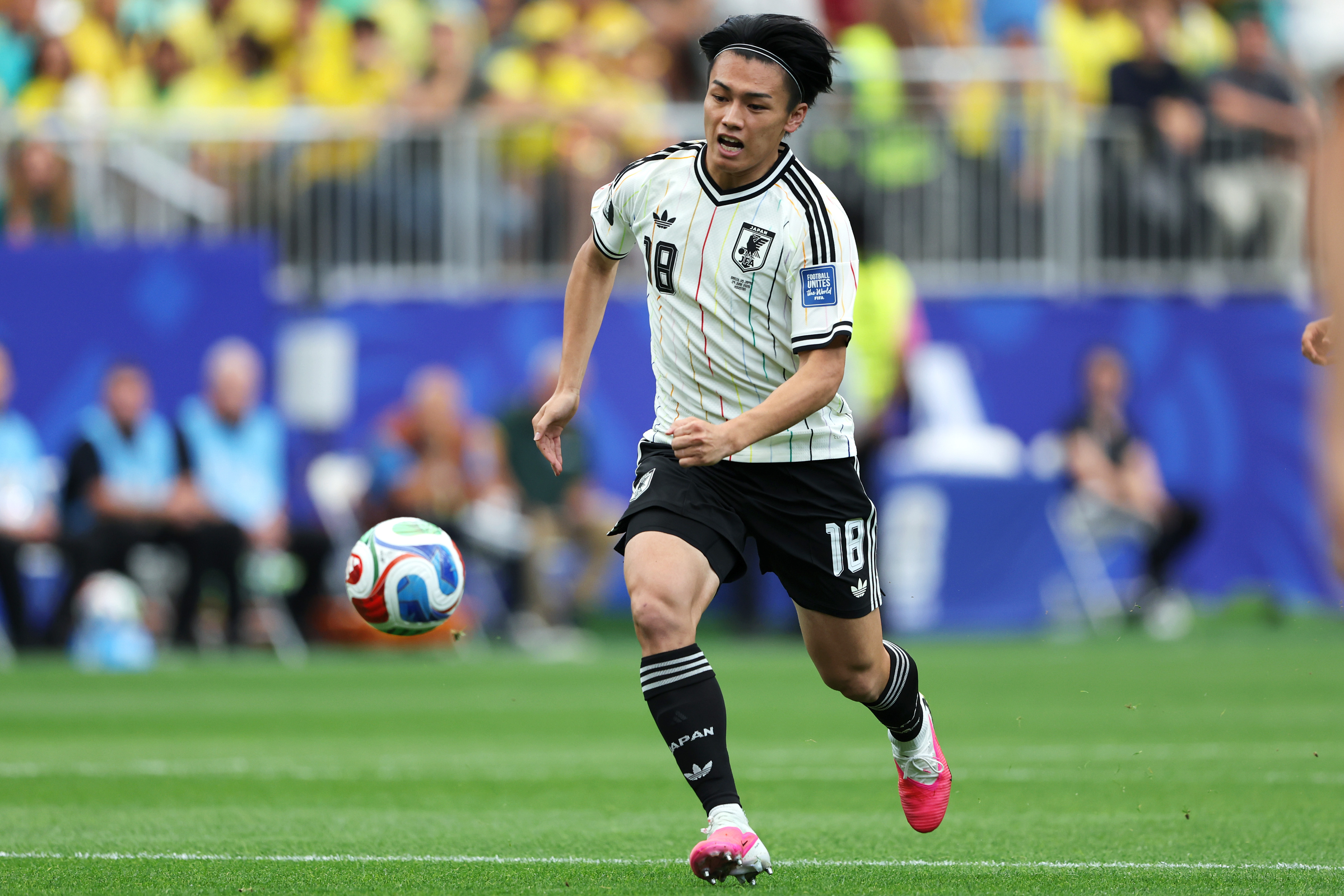 Japan van Ueda en Watanabe uitgeschakeld op WK na tegentreffer in slotseconden