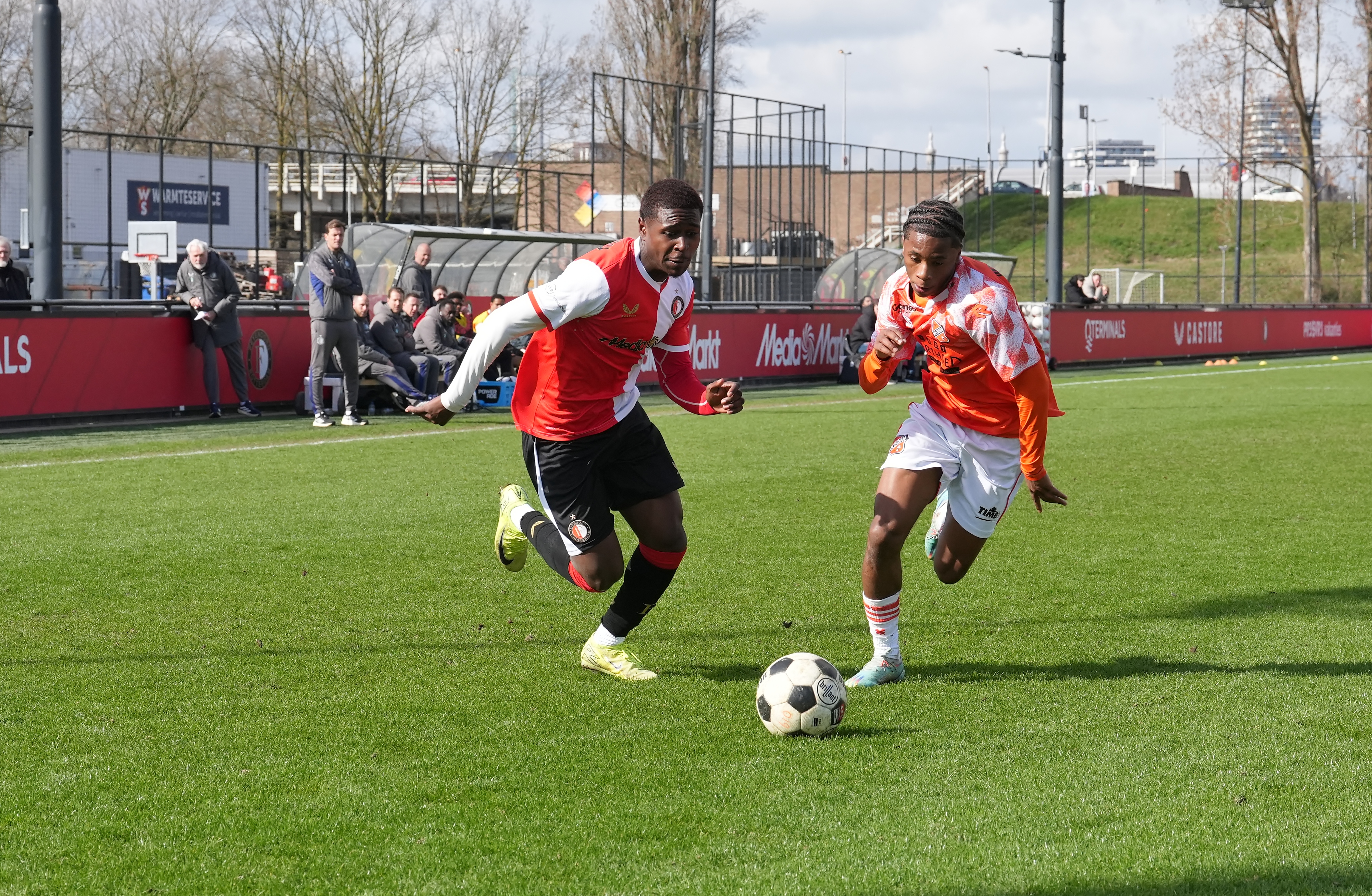 Jeugdspeler Jerayson Hoepel vervolgt loopbaan bij FC Volendam
