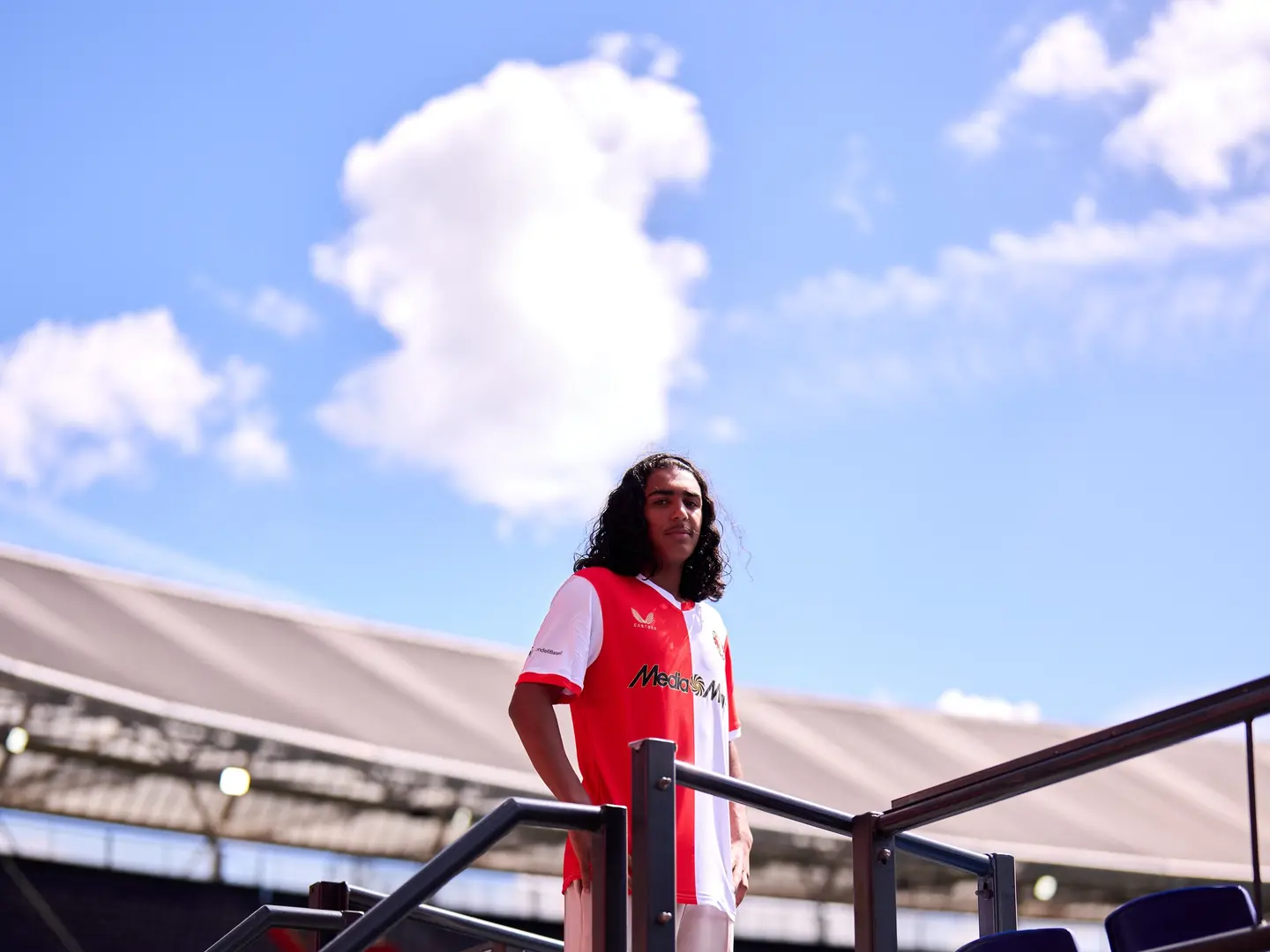 Feyenoord presenteert talentvolle Ilian Hadidi