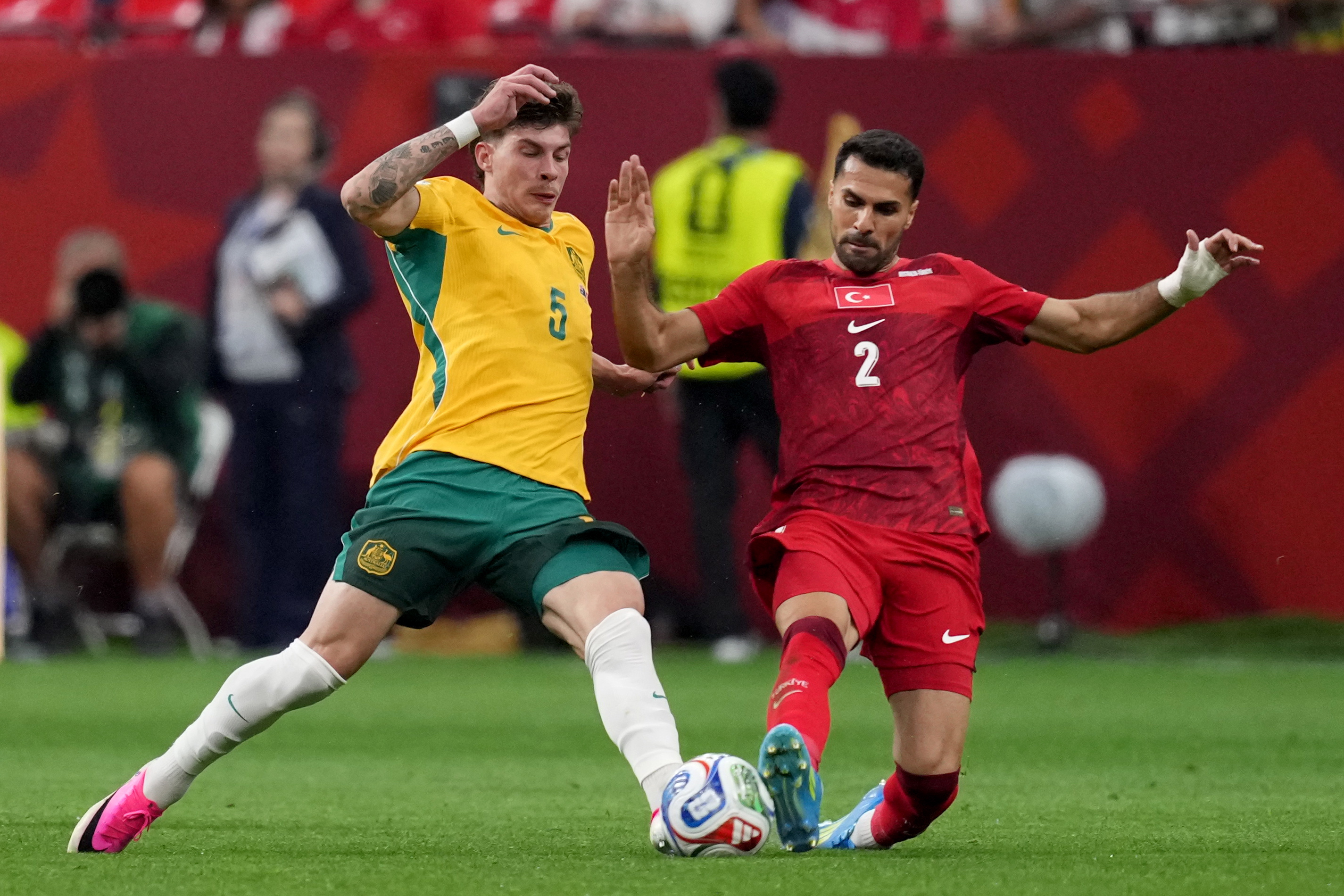 Bos en Australië starten WK met zege op Turkije