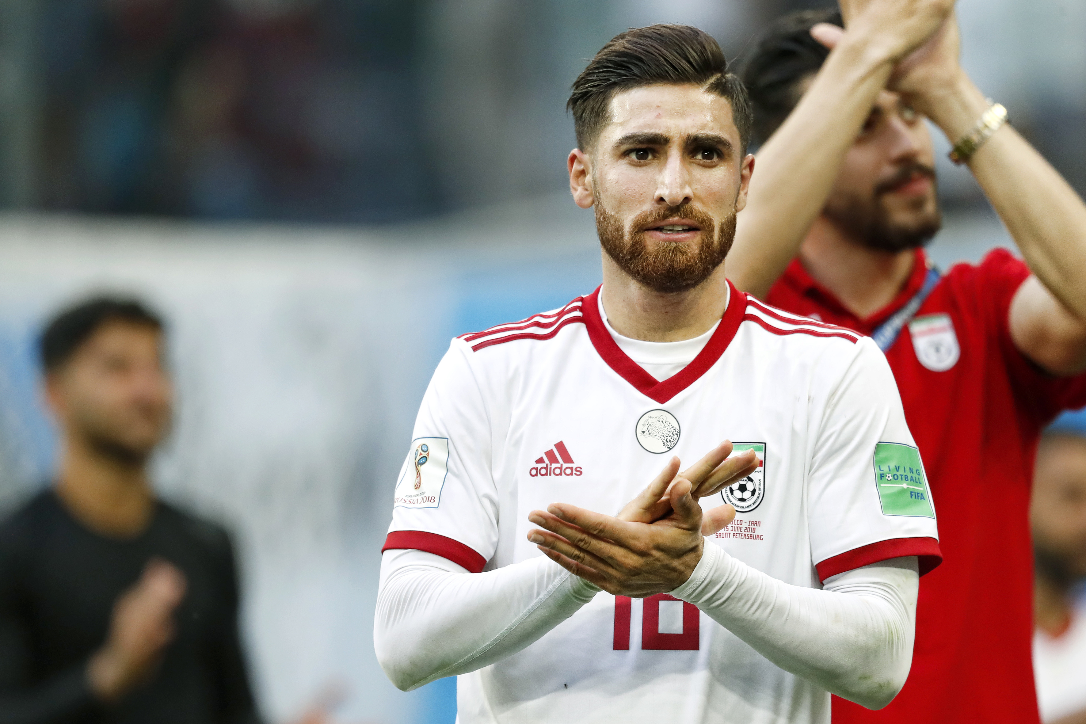Jahanbakhsh spreekt zich uit en roept op tot vrede: "Uiteindelijk zijn we allemaal mensen"