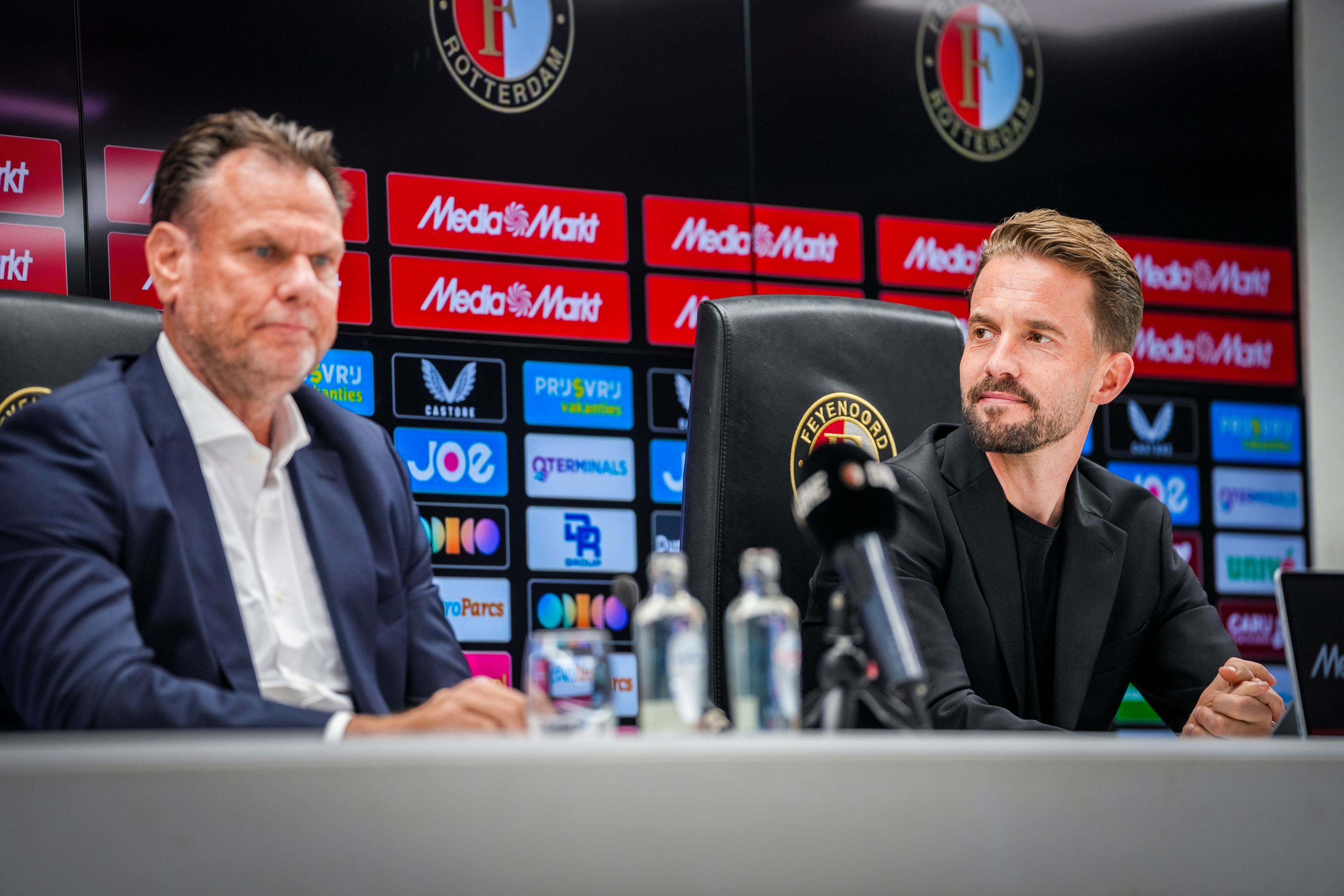 Praat mee • Wie moet de nieuwe trainer worden van Feyenoord?