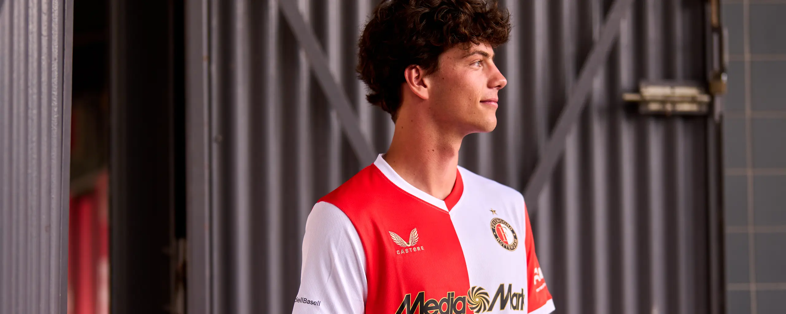 Feyenoord-talent Sam Roovers verlengt contract tot 2029
