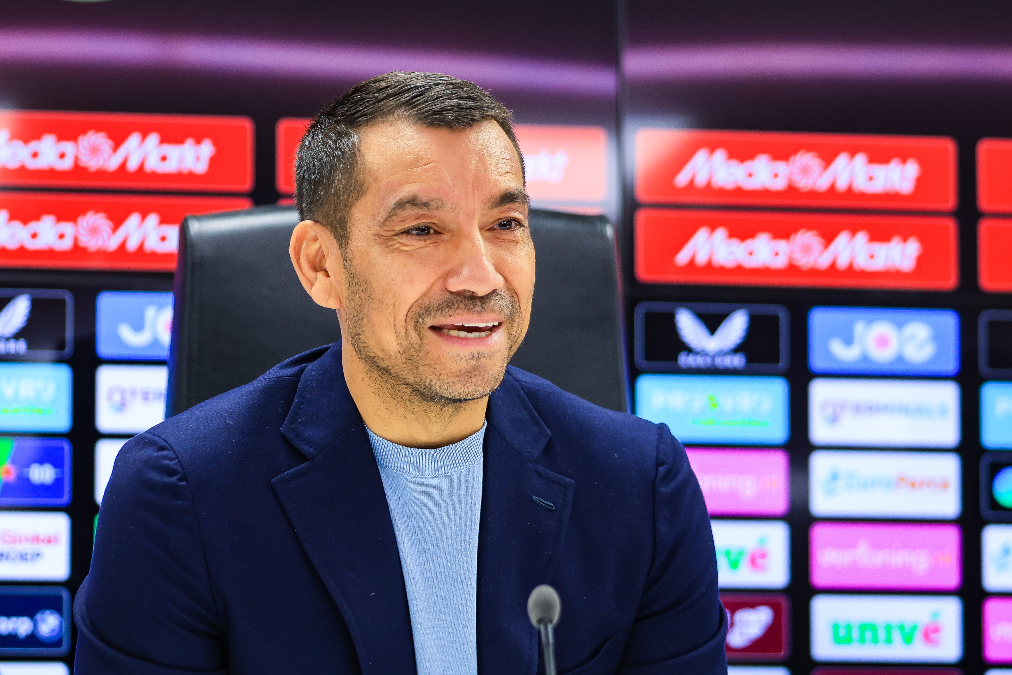 Aanbod Feyenoord verraste Van Bronckhorst: "Het is toch wel een mooie waardering richting mij"