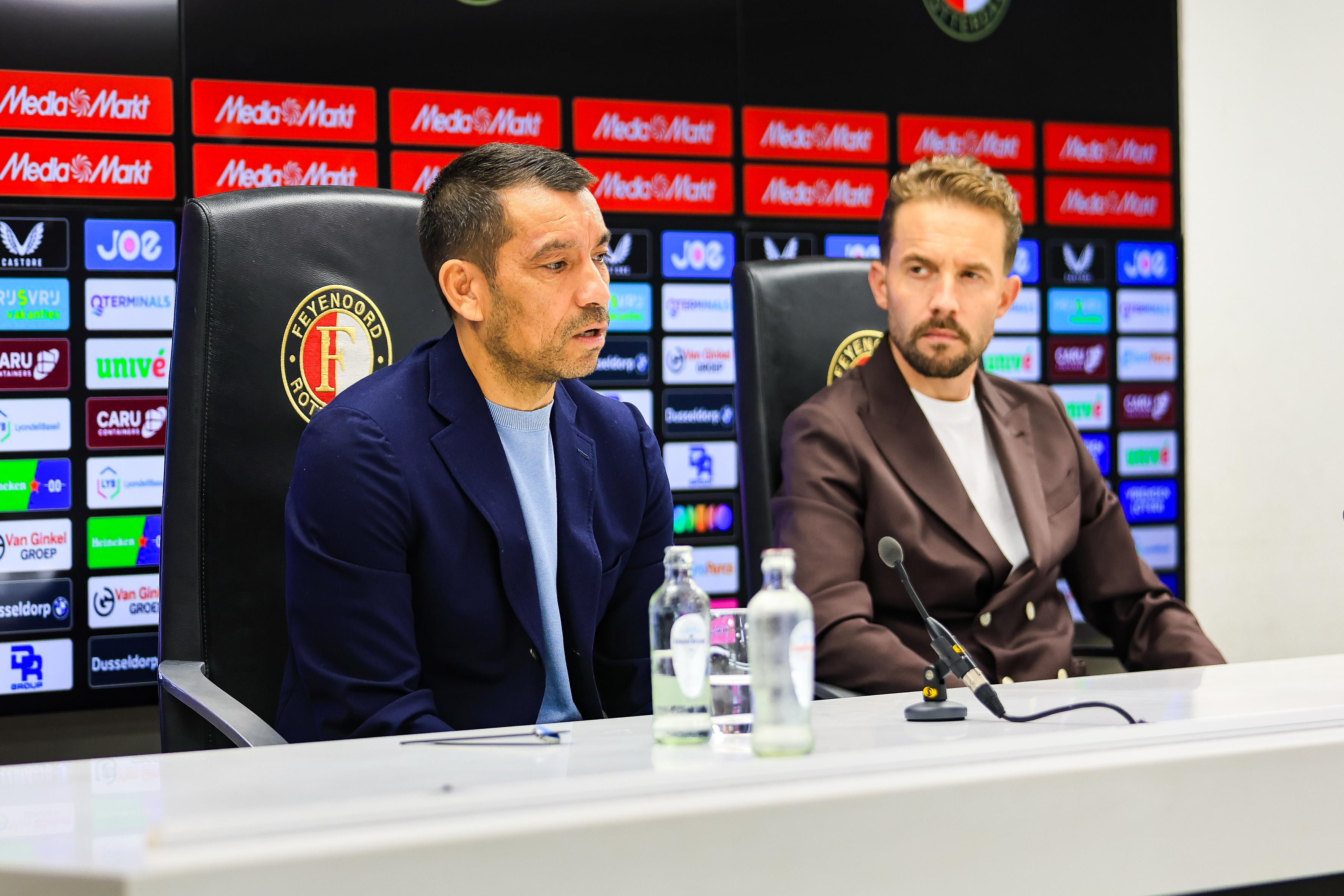 Meer duidelijkheid over ontslag Van Persie: "Zeer objectieve analyse gemaakt"
