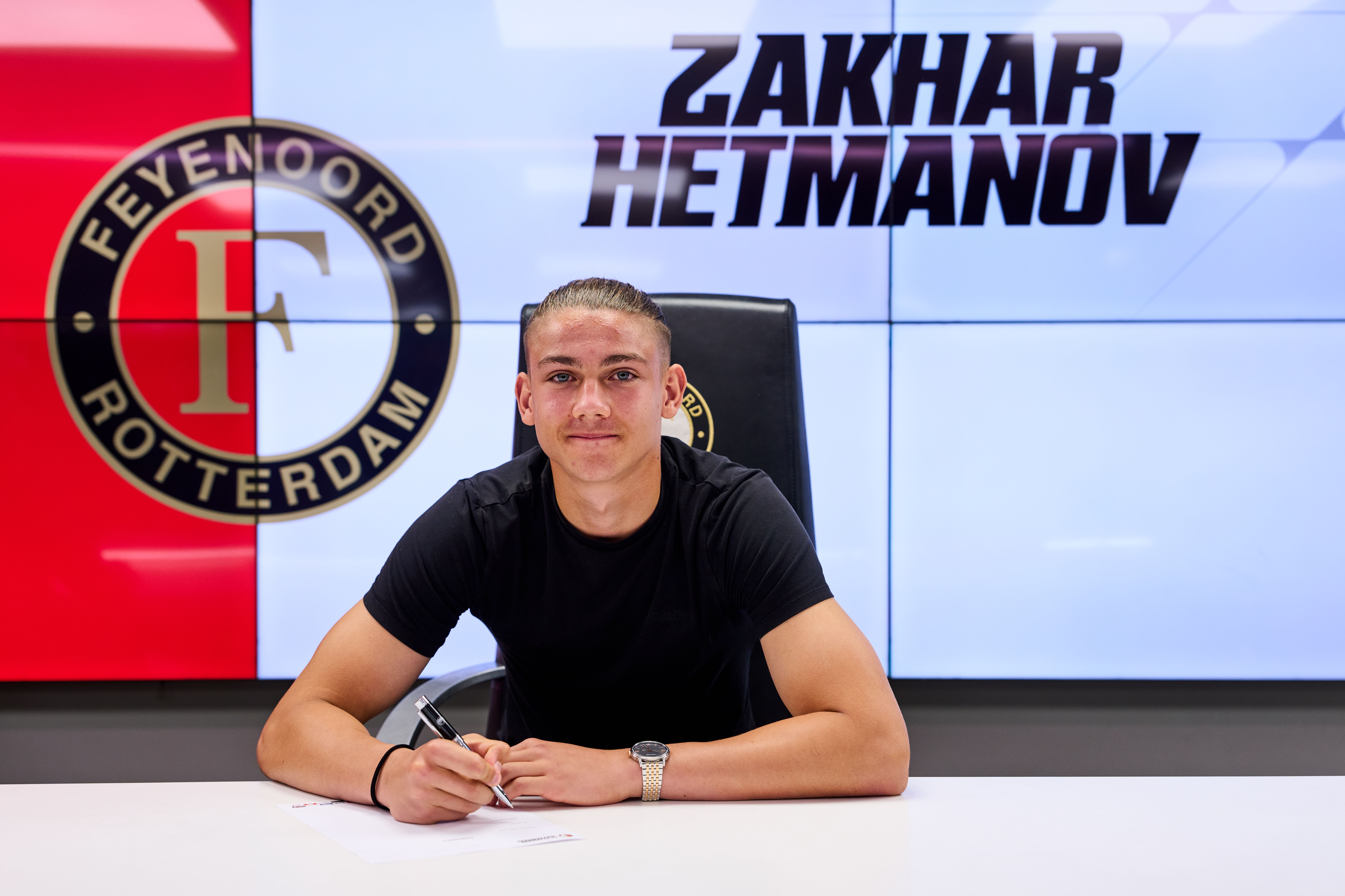Zakhar Hetmanov tekent eerste profcontract