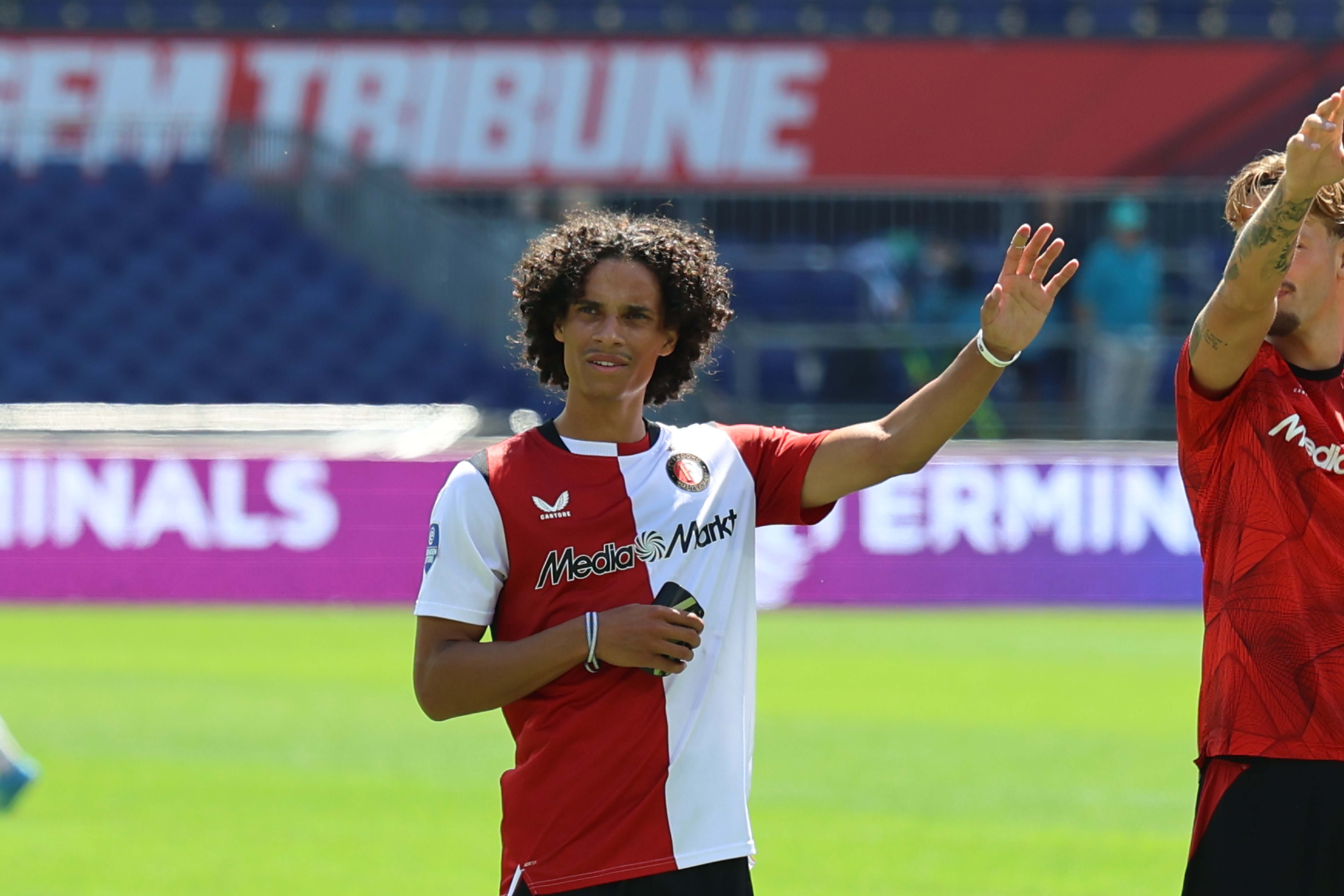 'Feyenoord wijst miljoenenbod op Zechiël af: druk ligt nu bij Rigaux voor duidelijk plan'