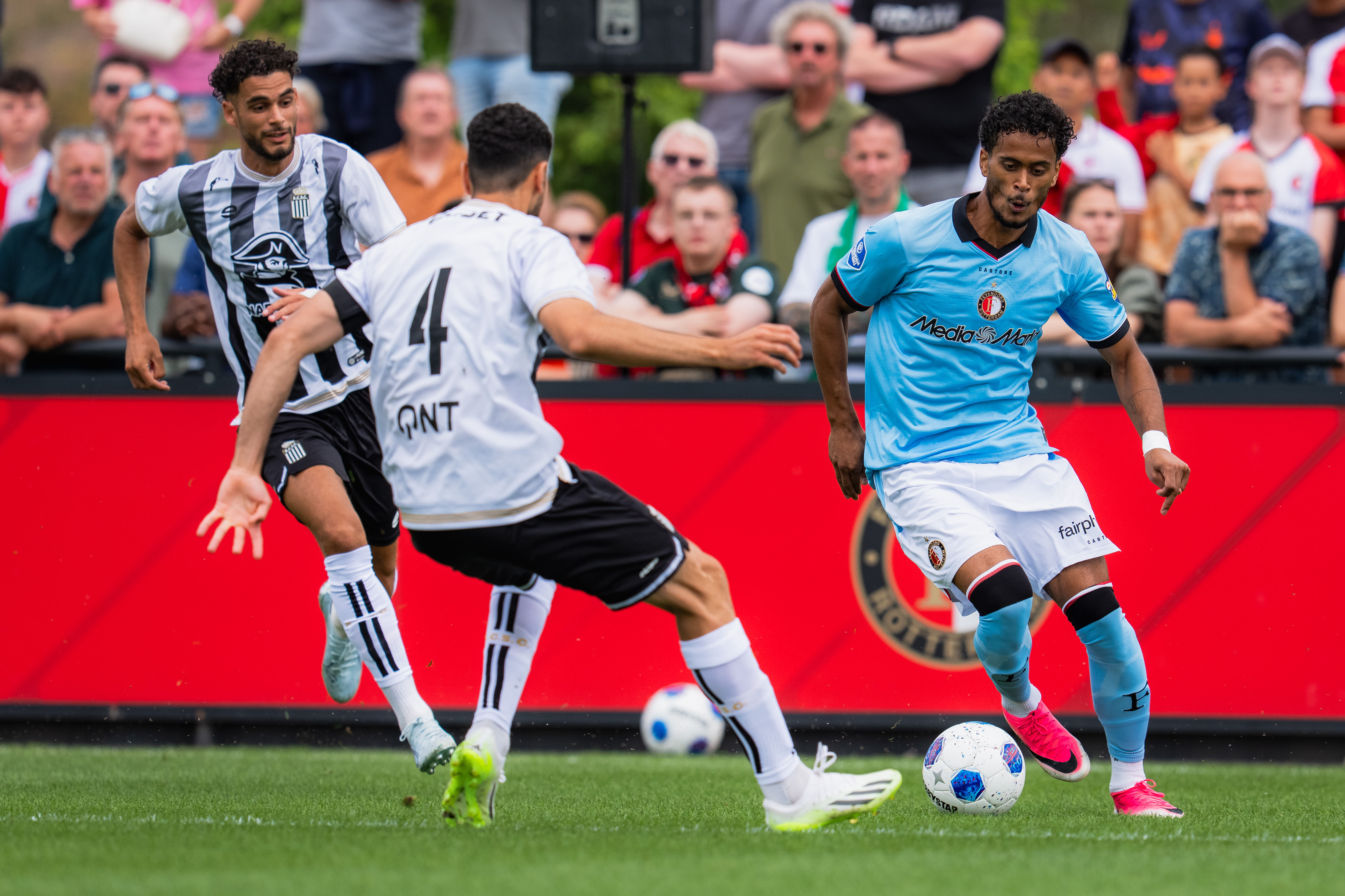 Feyenoord - Sporting Charleroi 3-1 [FT]