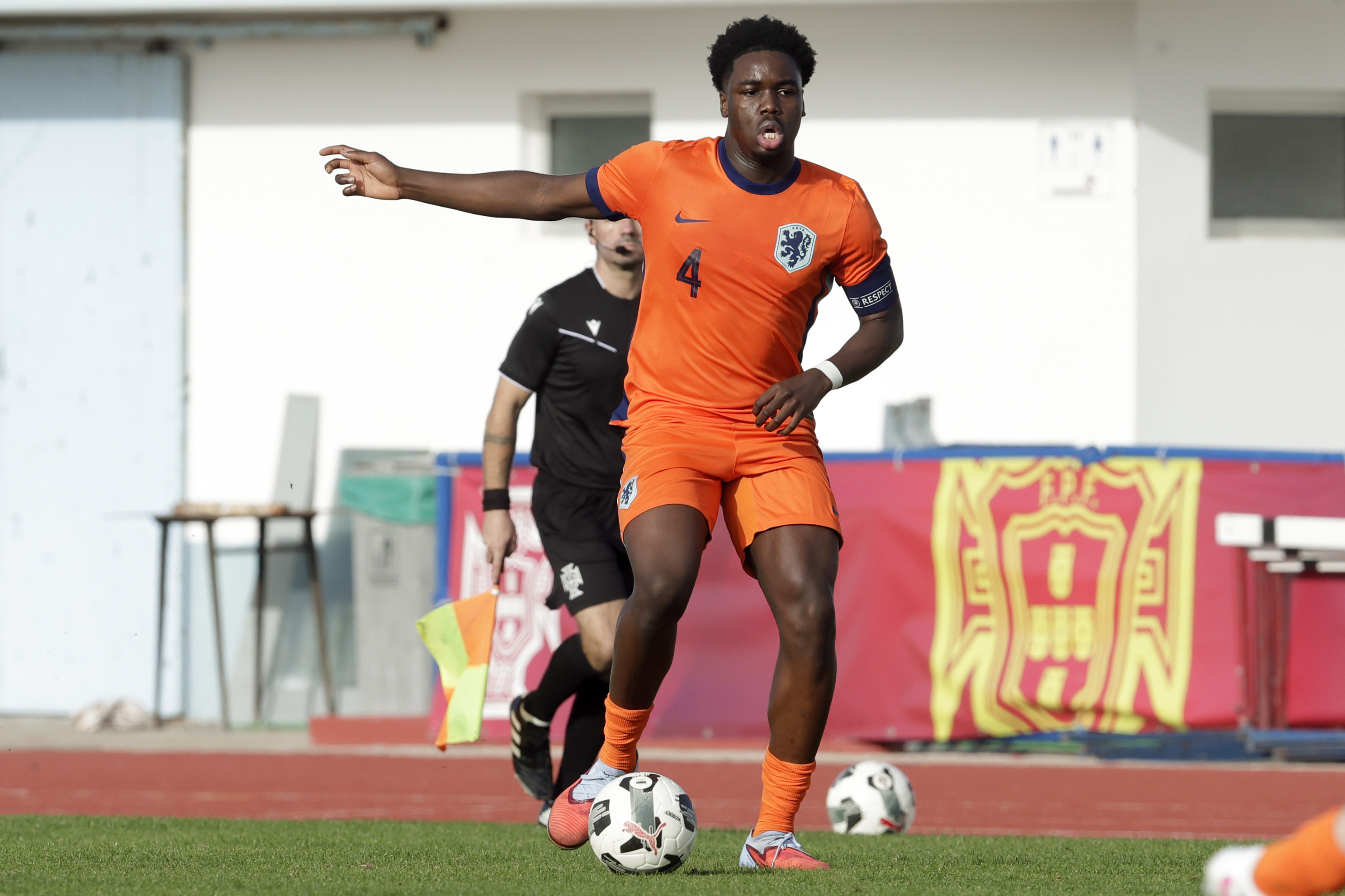 Feyenoord grijpt naast komst van talent Fejokwu