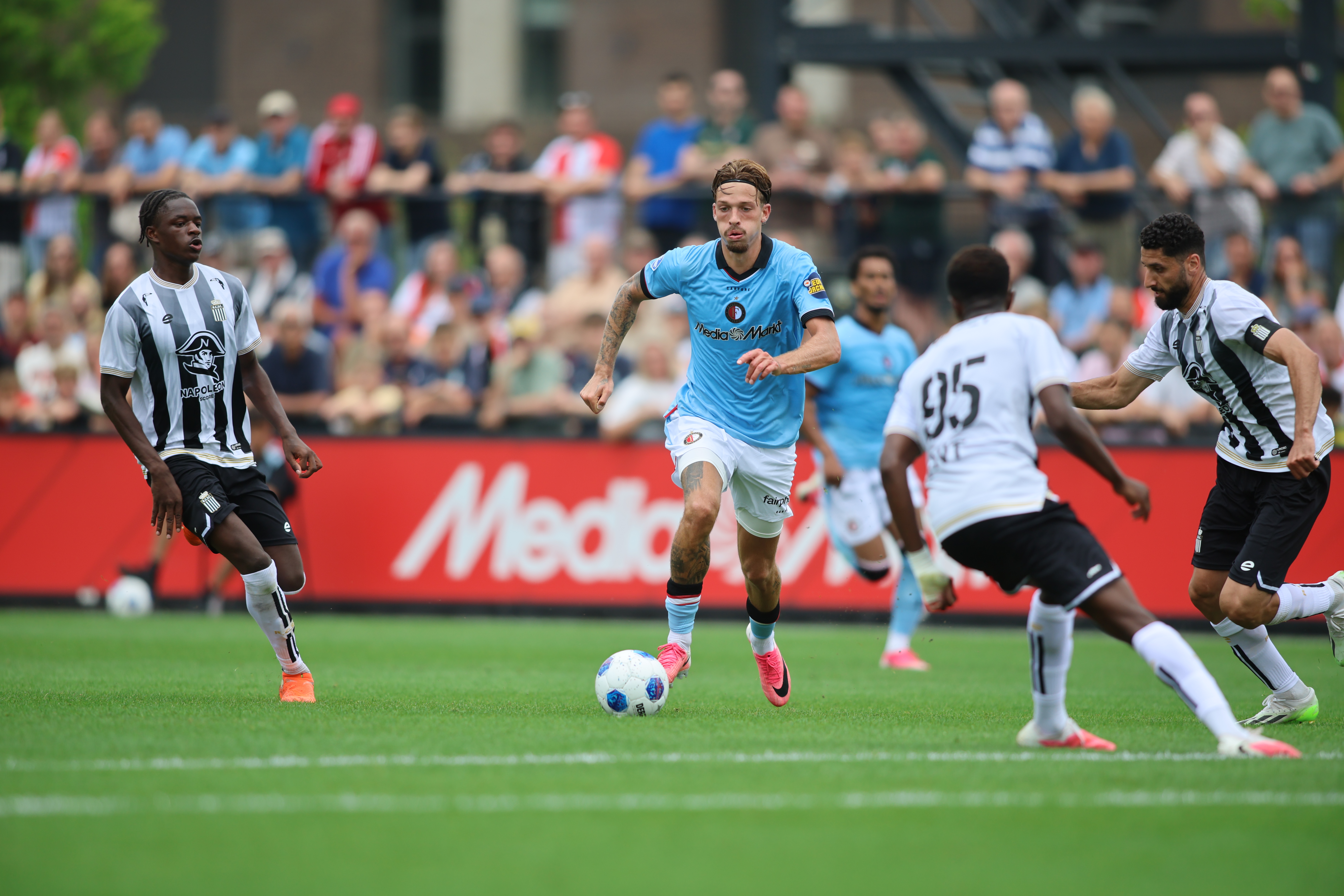 feyenoord-sc-royal-charlois-3-1-jim-breeman-sports-photography-242