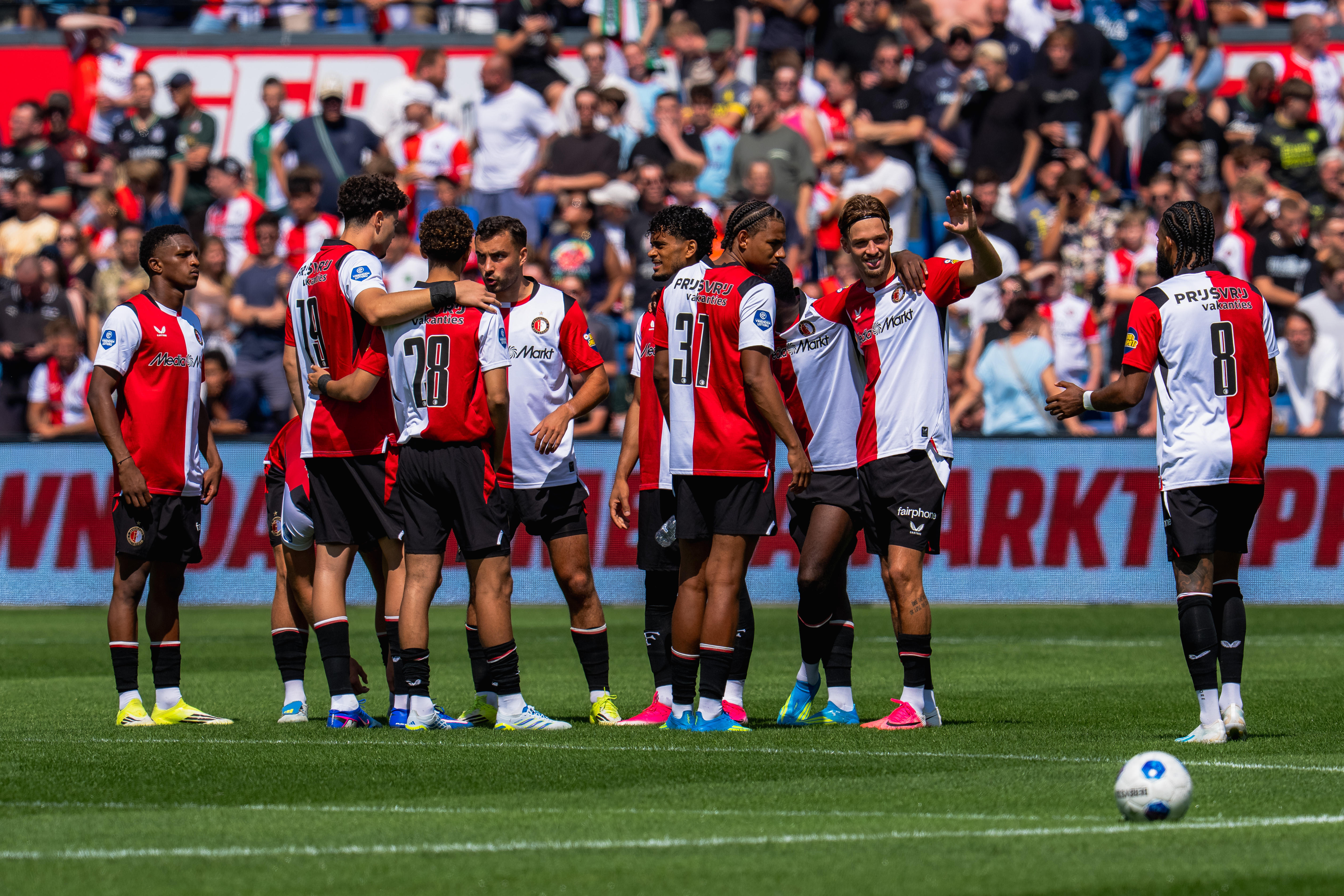 Liveblog • Feyenoord treft Rayo Vallecano in De Kuip [14:00]