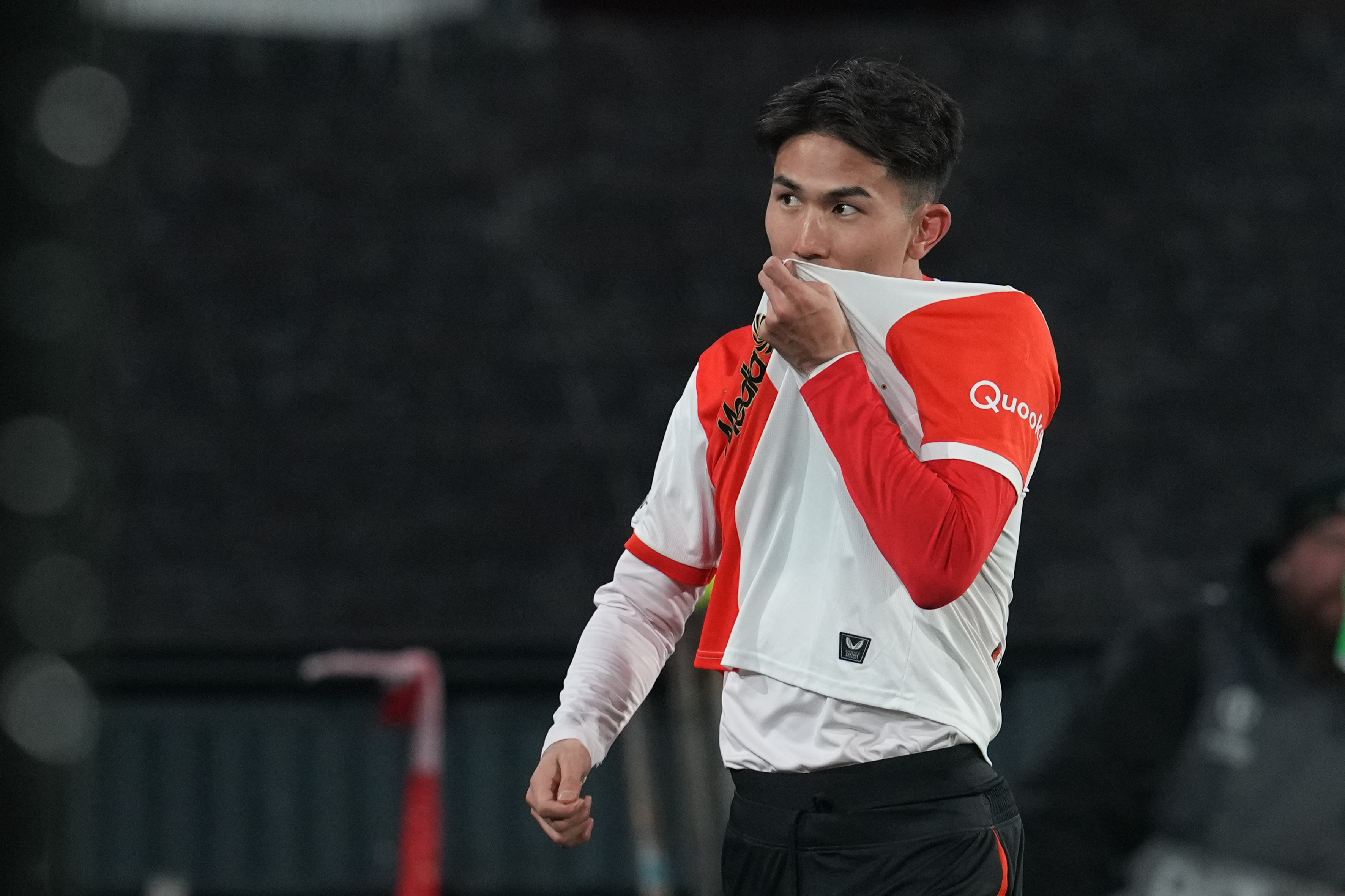 Rentree Watanabe loopt uit op domper: Japanner valt geblesseerd uit tegen Atalanta