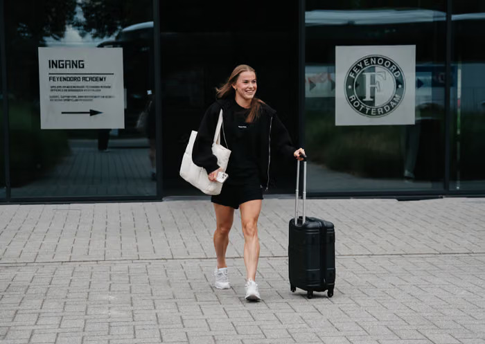 Feyenoord V1 met twintig speelsters naar België voor Europees debuut