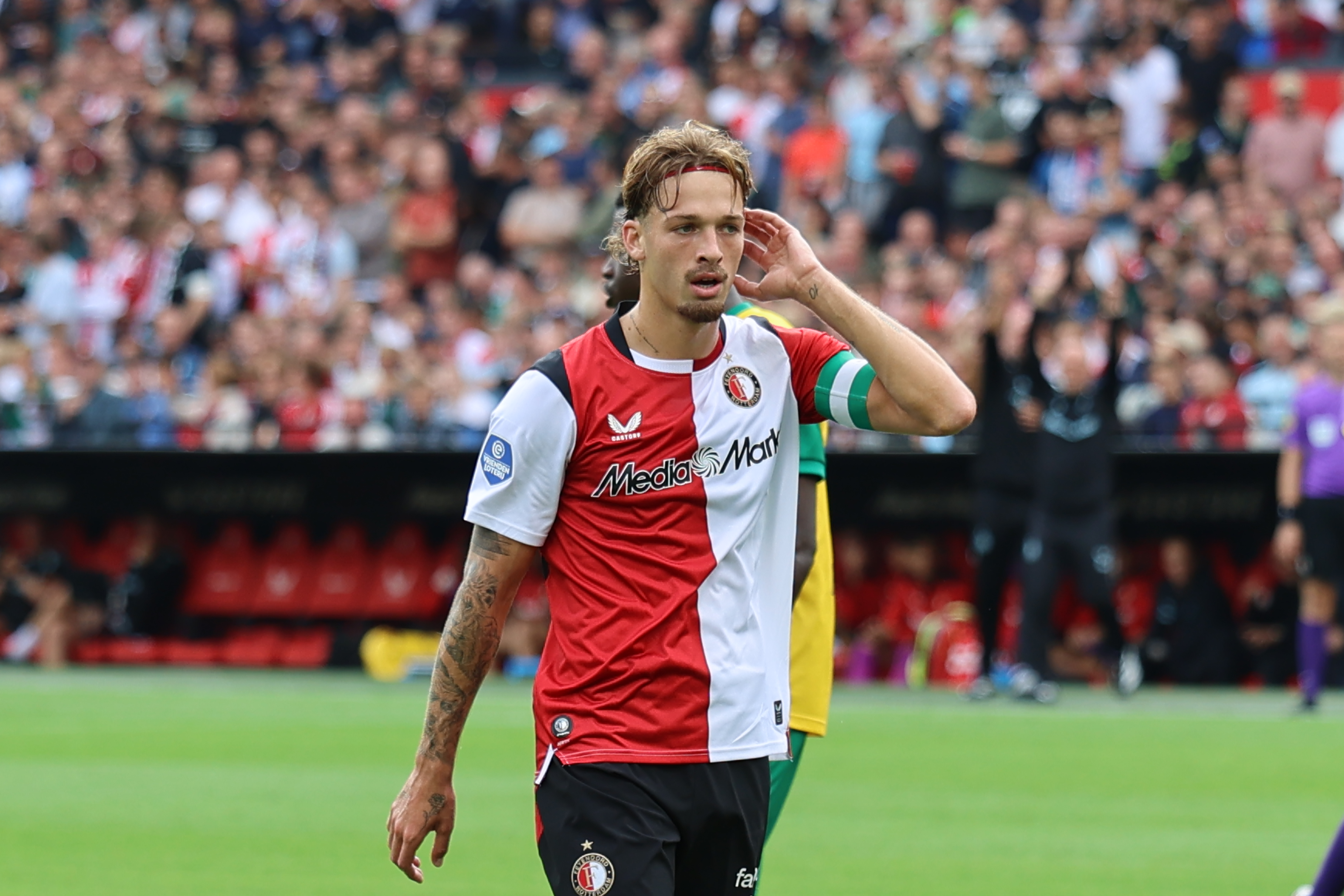 Luciano Valente over aanvoerderschap bij Feyenoord: "Ik ben enorm trots"