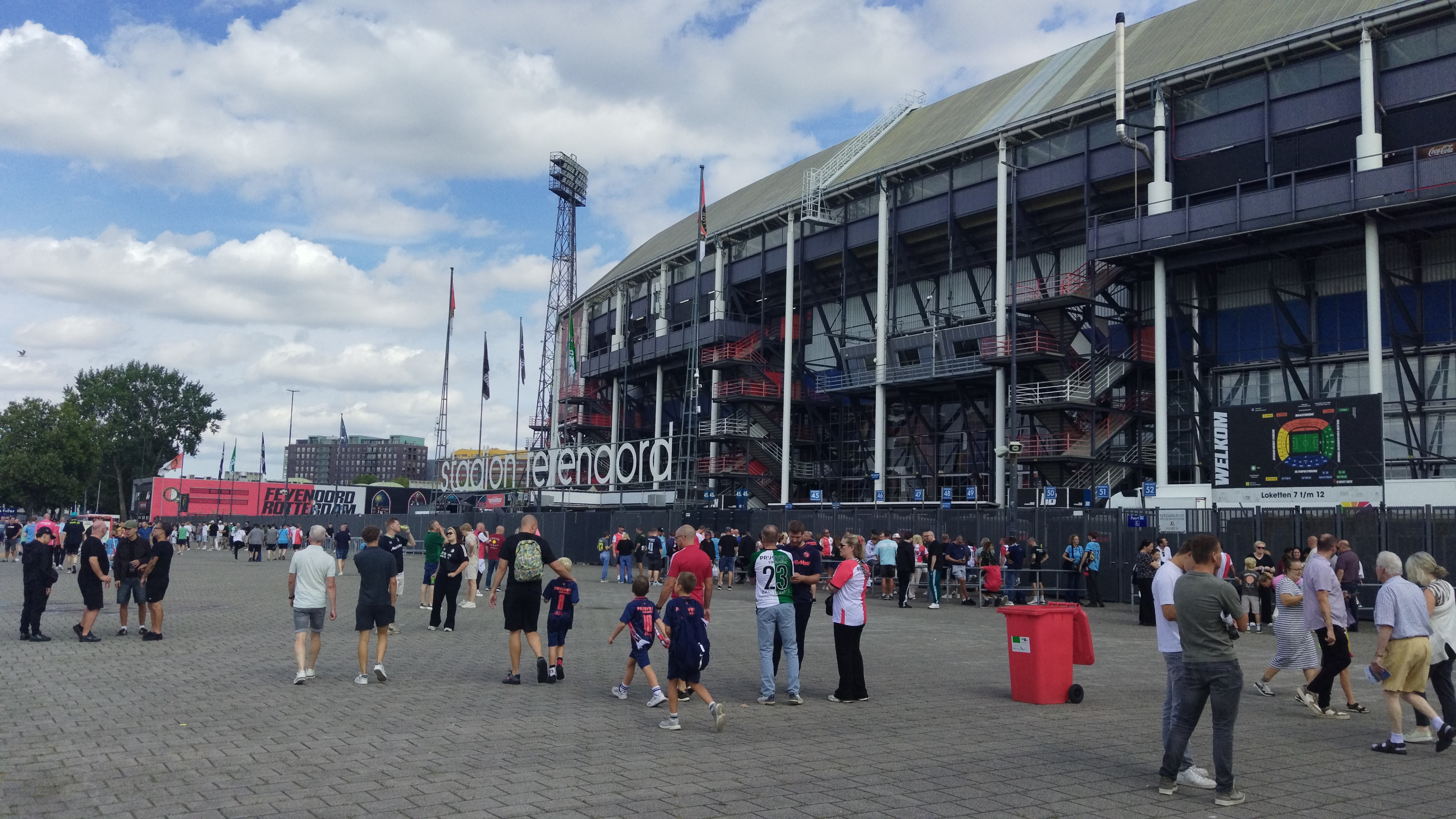 'Geen extra maatregelen rond thuiswedstrijd Feyenoord - ADO Den Haag na vuurwe...