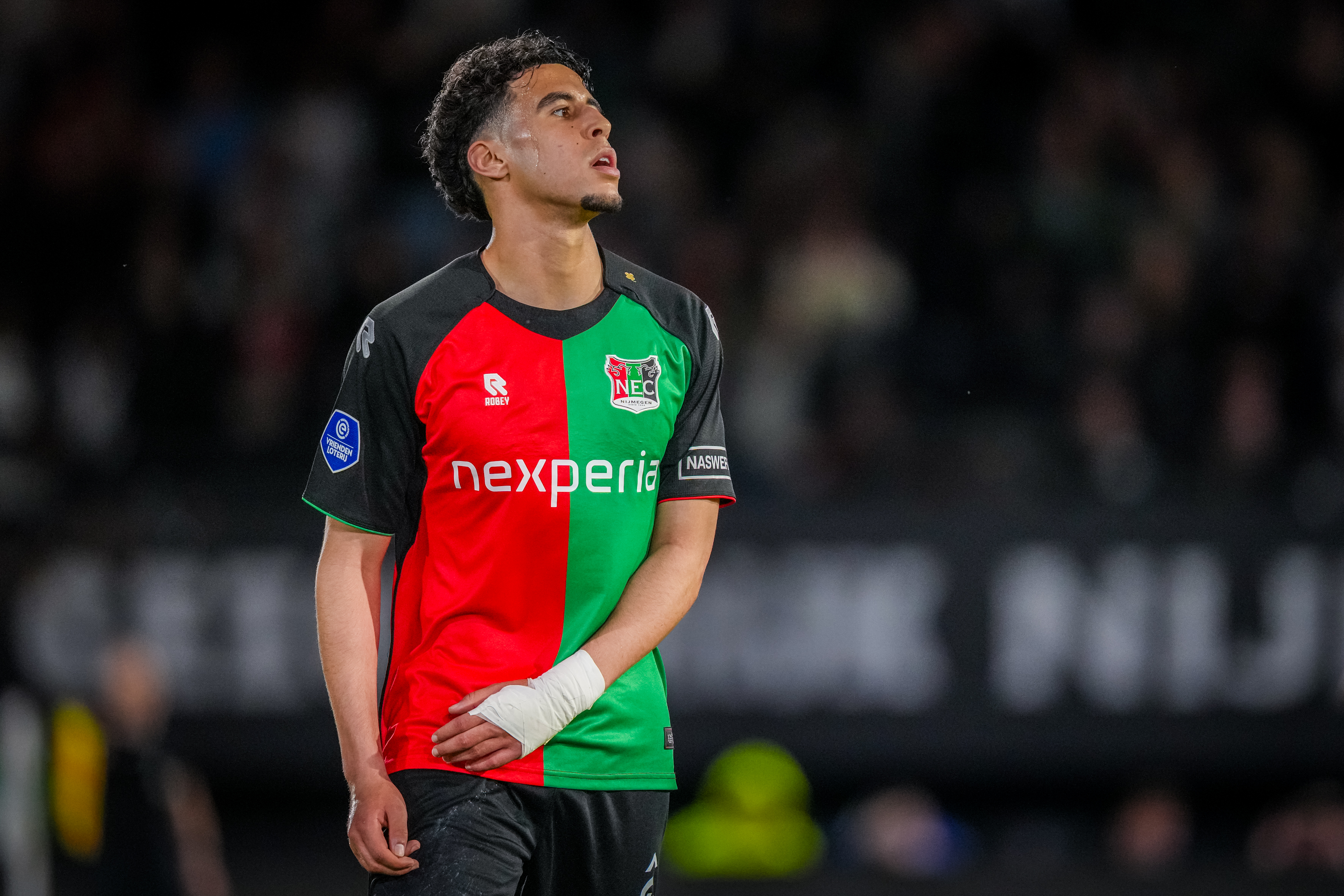 Ouaissa reageert op Feyenoord-geruchten: "Er speelt nu helemaal niks"