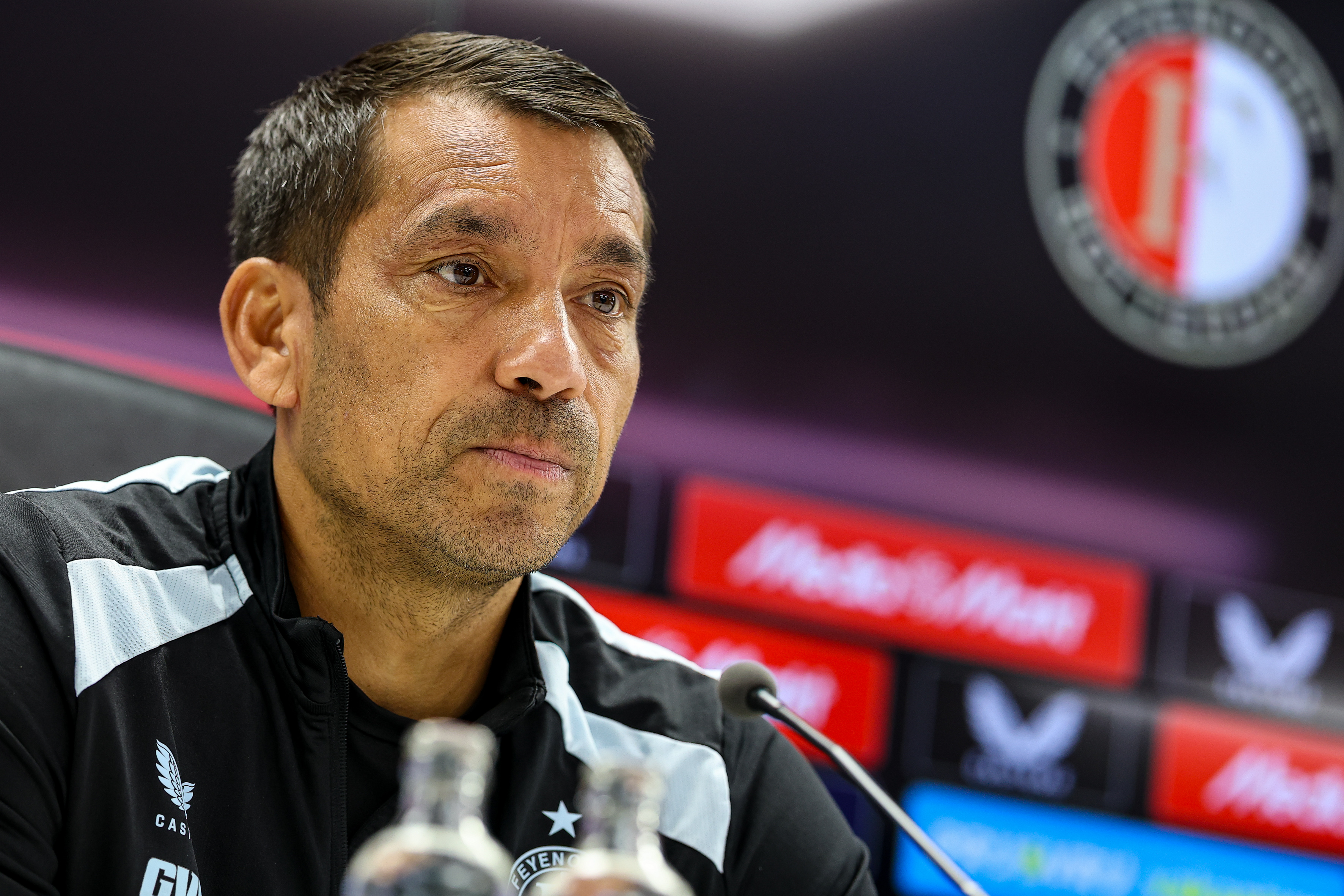 Van Bronckhorst waakt voor Sparta: "Derby’s zijn altijd lastig"
