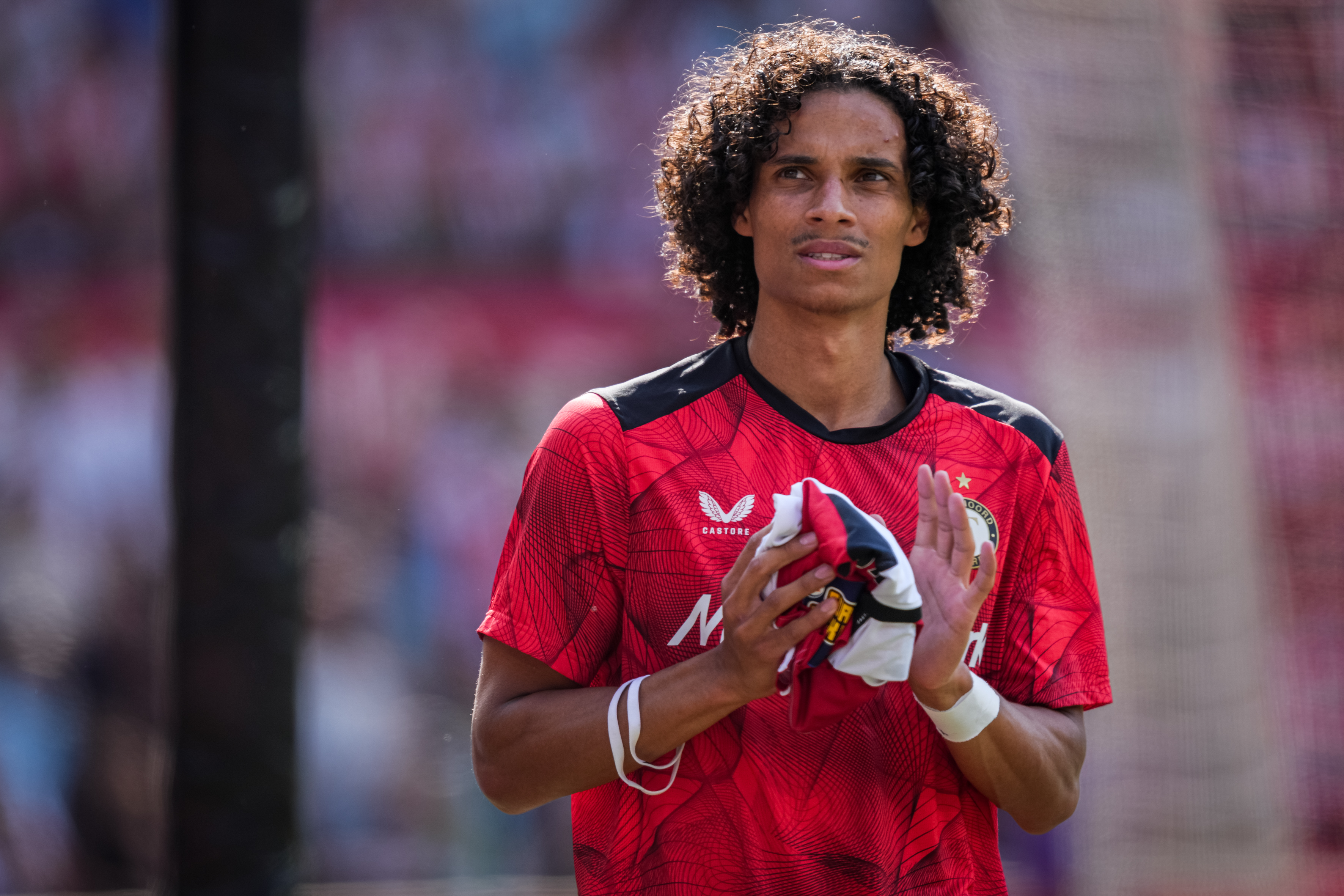 'Feyenoord biedt Gjivai Zechiël nieuw contract aan'