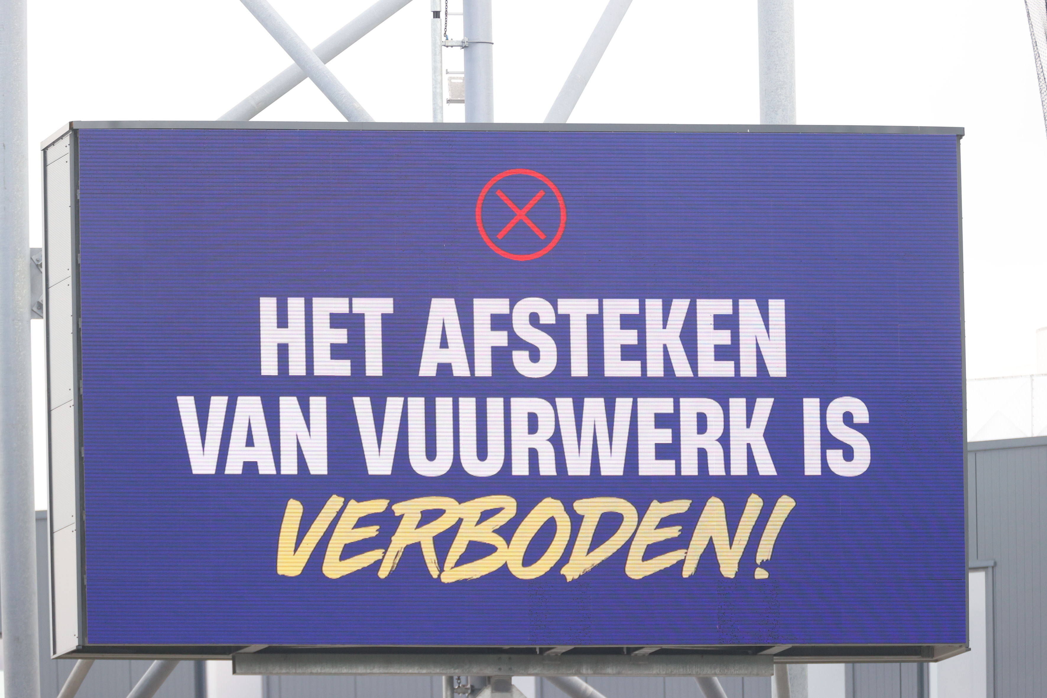 'Vijf Cambuur-supporters gewond door vuurwerk vanuit Feyenoord-vak'