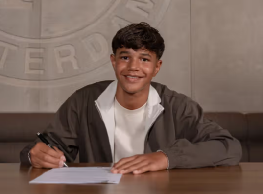 Jeugdspeler Livio Lopes tekent eerste profcontract
