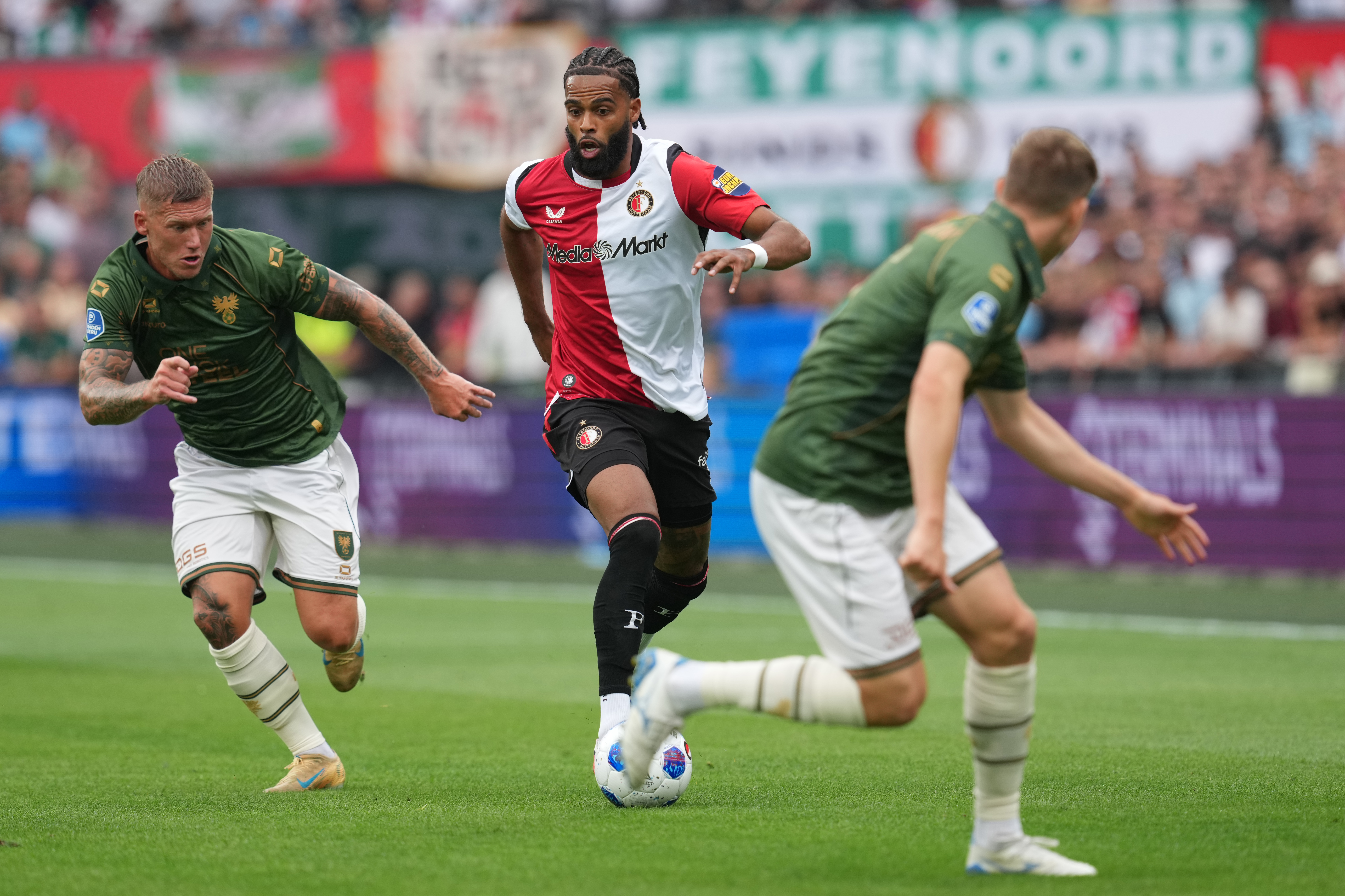 St. Juste baalt van slotfase: "Dan moeten we hem op slot gooien"