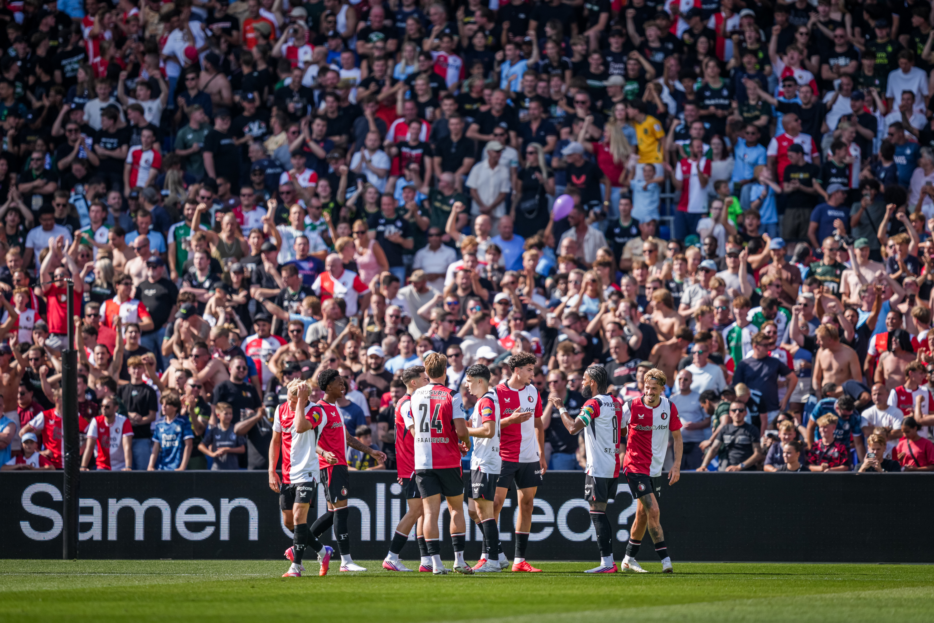 LIVE • Feyenoord ontvangt Go Ahead Eagles in eerste thuiswedstrijd van het seizoen