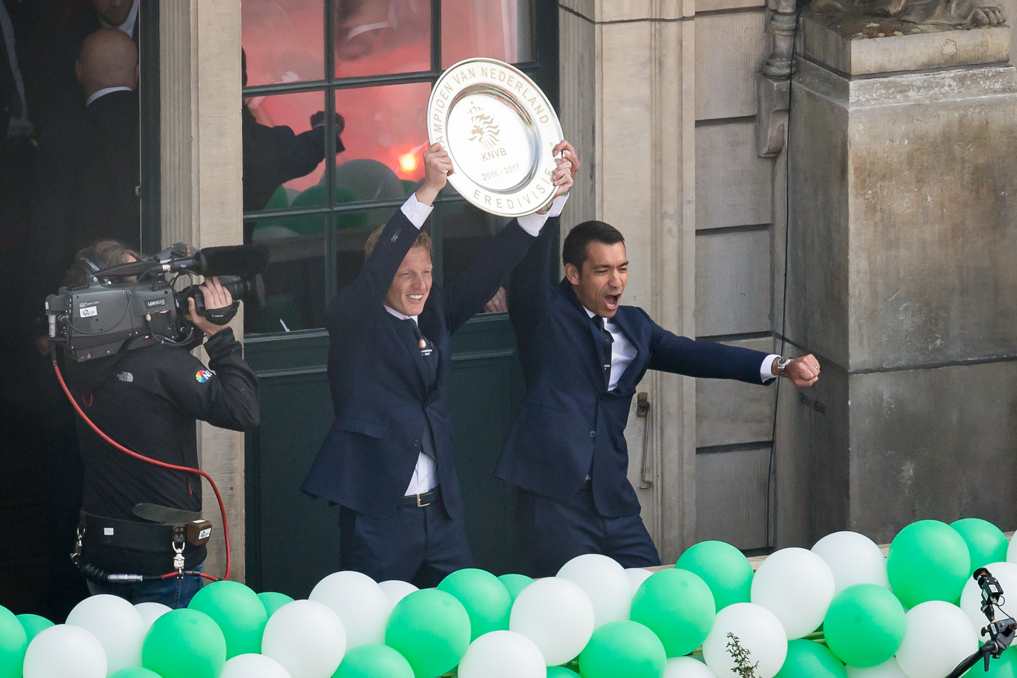 Van Bronckhorst over titelkans: "De volle intentie is om op de Coolsingel te staan"