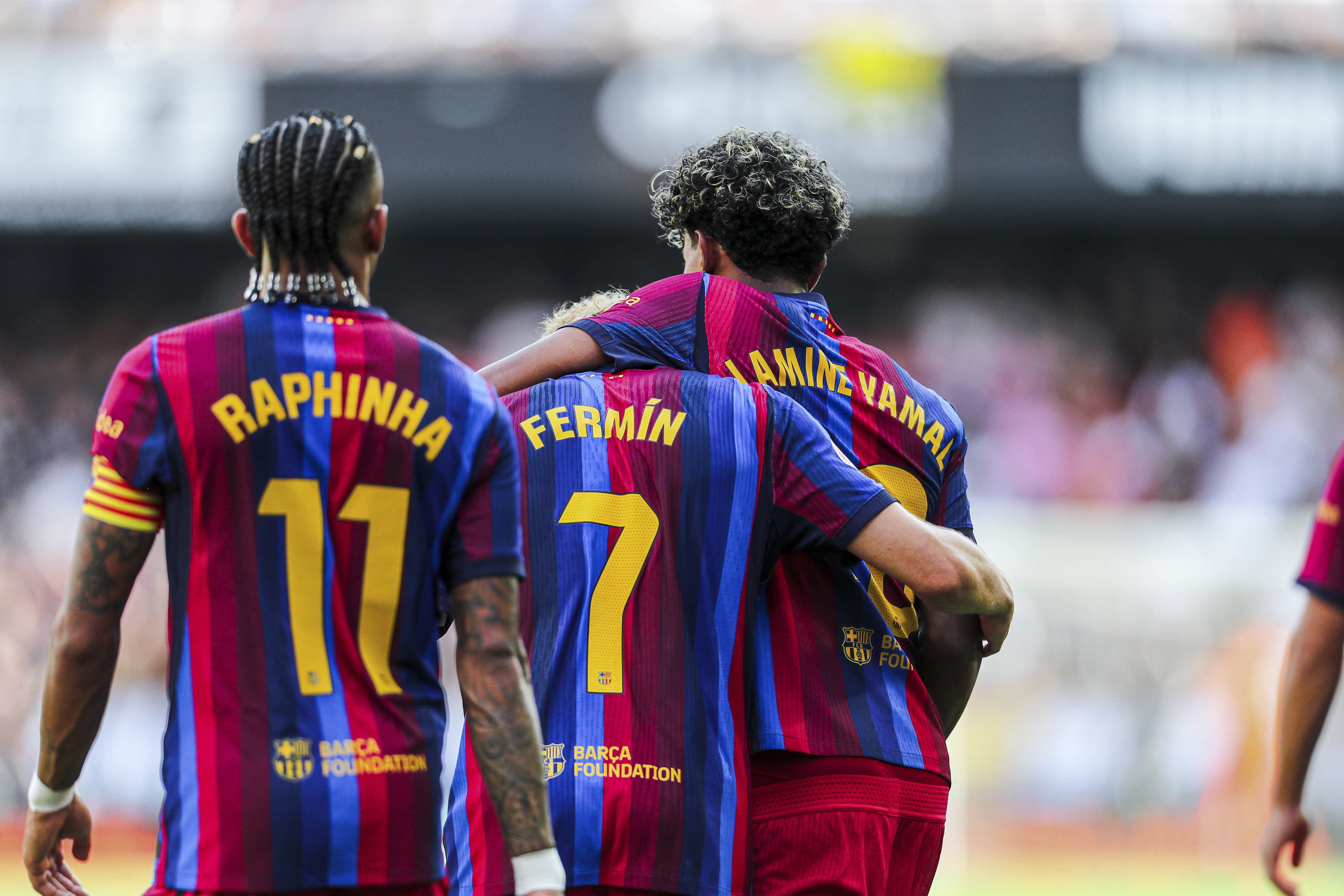 Barcelona overtuigt in generale voor Feyenoord met ruime zege op Valencia