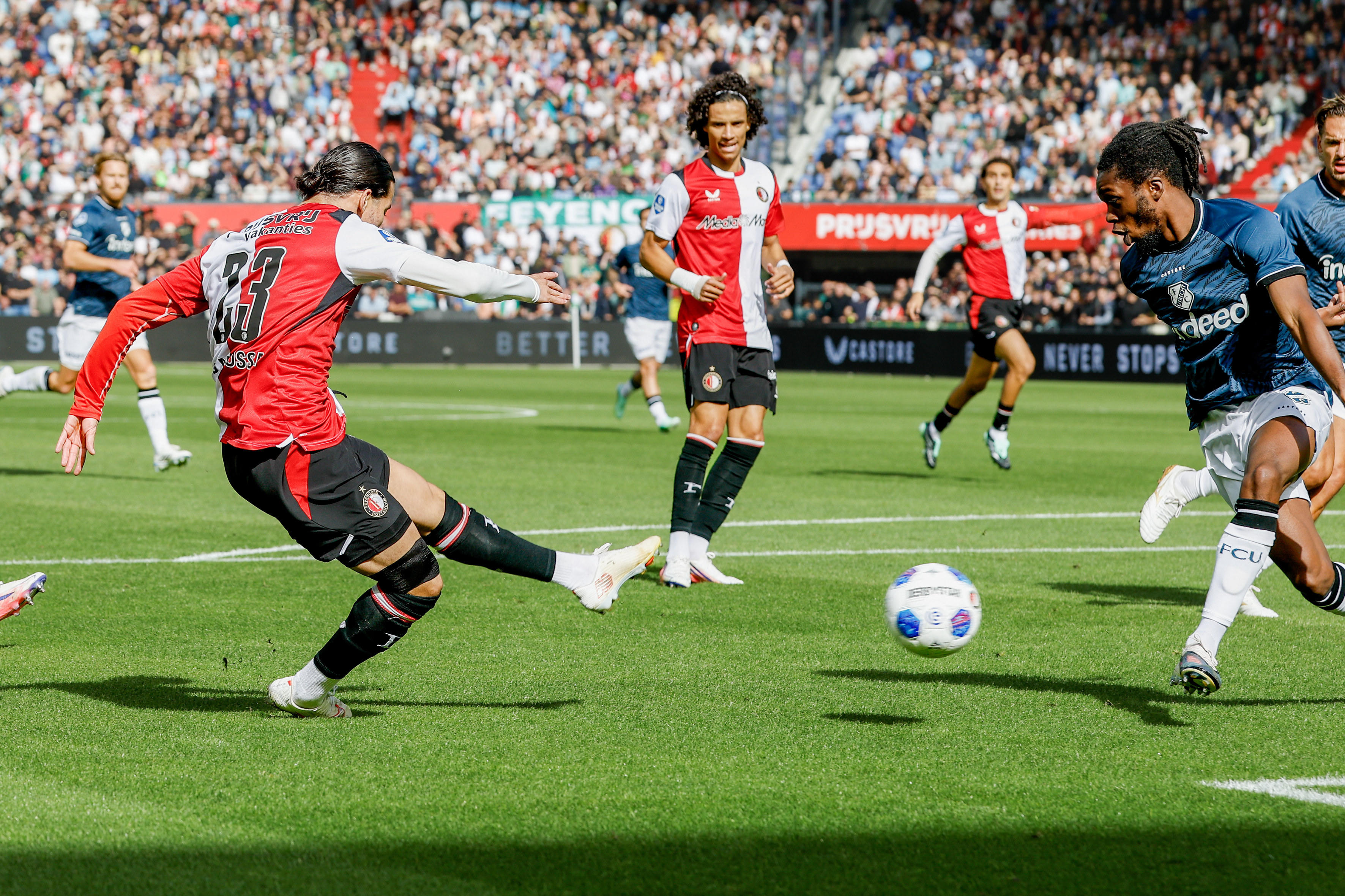 LIVE • Feyenoord - FC Utrecht 2-0 [1H]