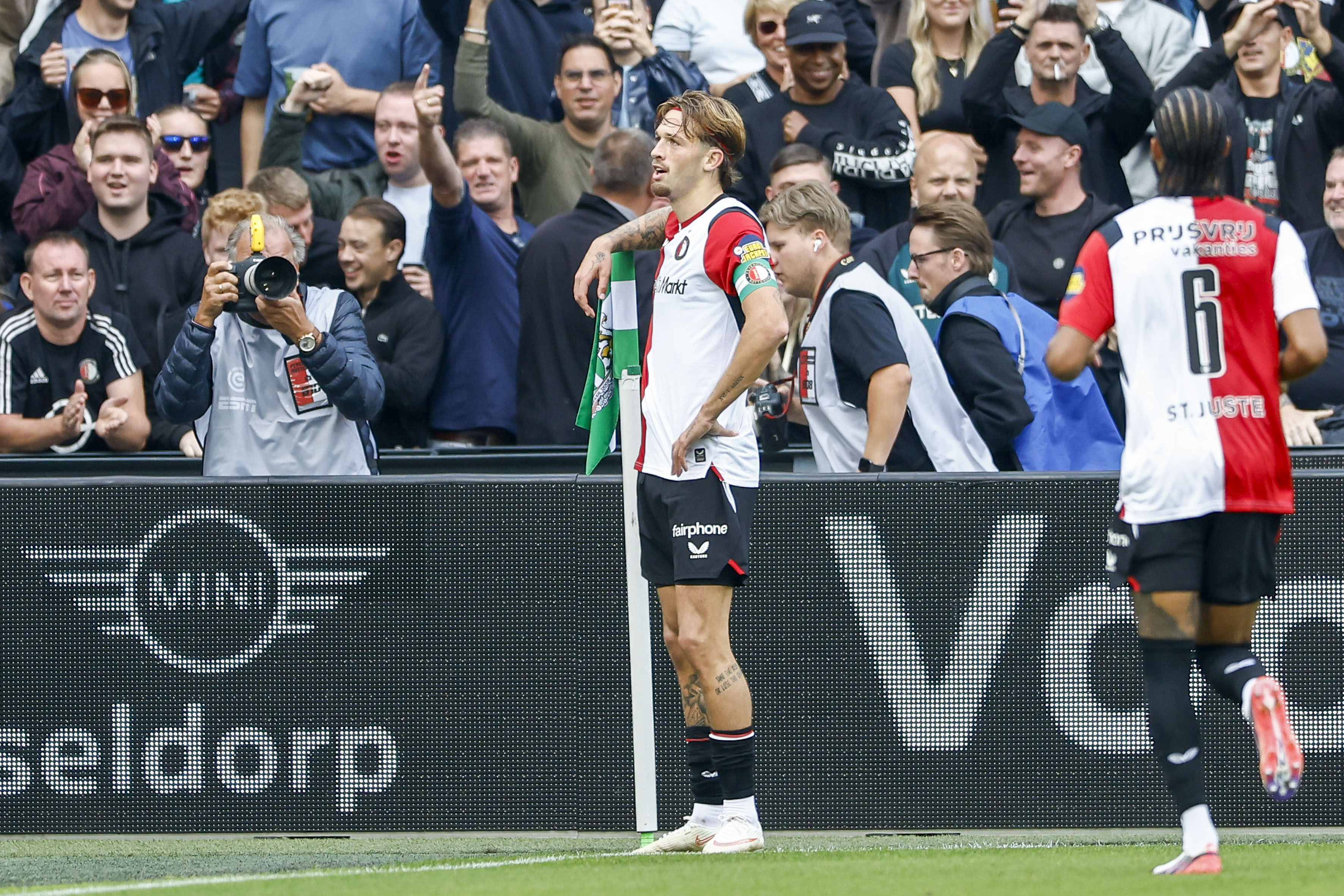 Luciano Valente legt lat hoog voor Feyenoord: "Moeten zorgen dat dit het nieuwe normaal is"