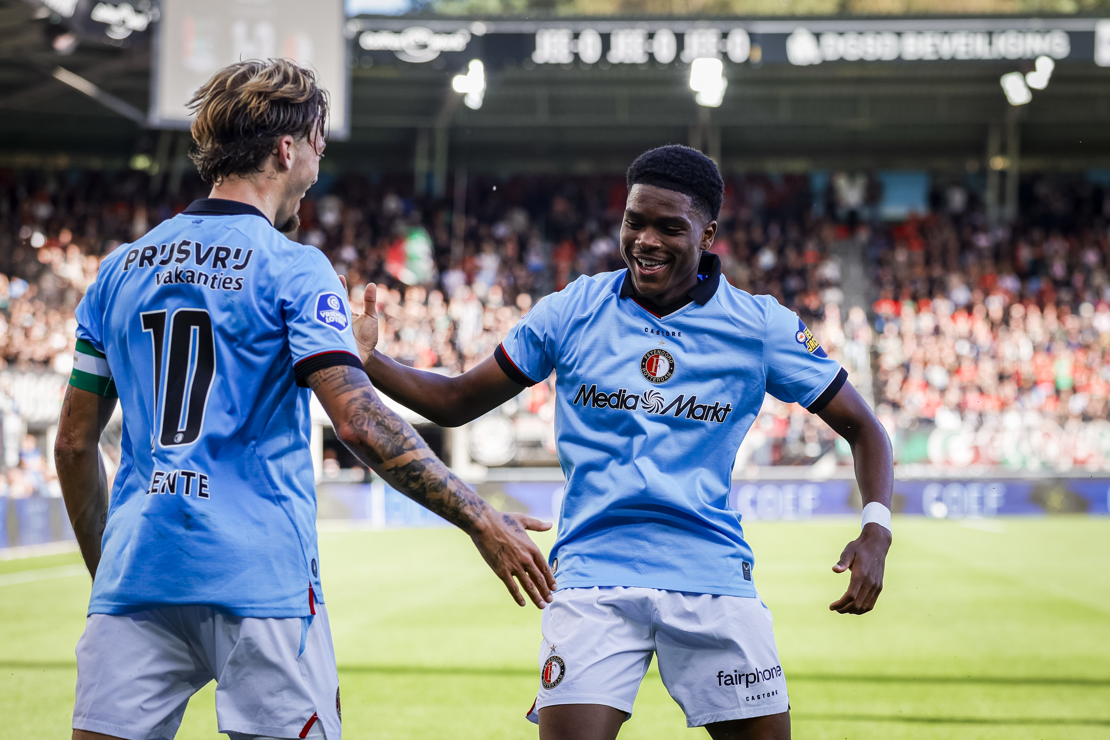 Schaken maakt direct grote indruk: "Tweebenig, supersnel en kan goals maken"