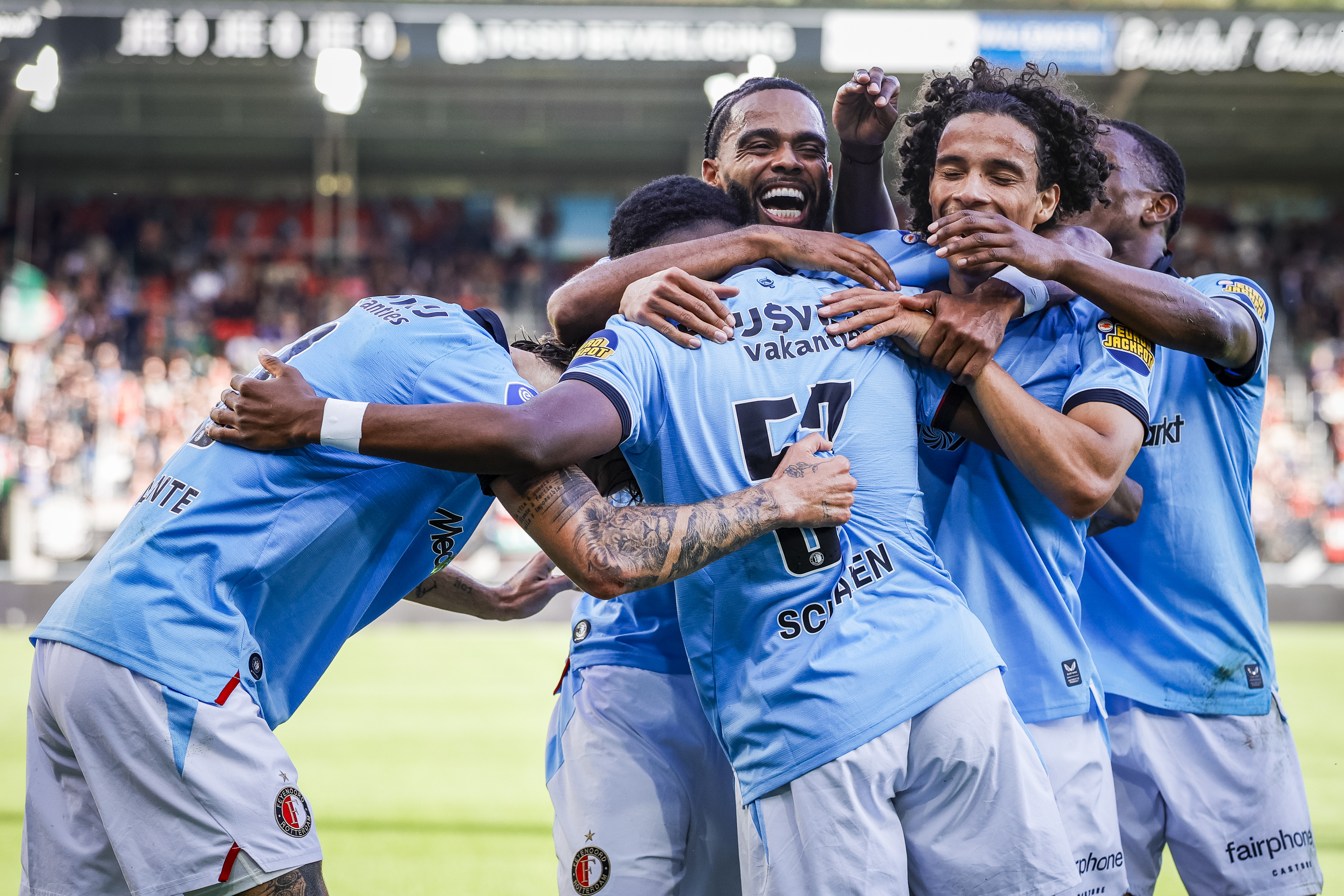 Koningskoppel en debutant Schaken helpen Feyenoord aan winst in Nijmegen