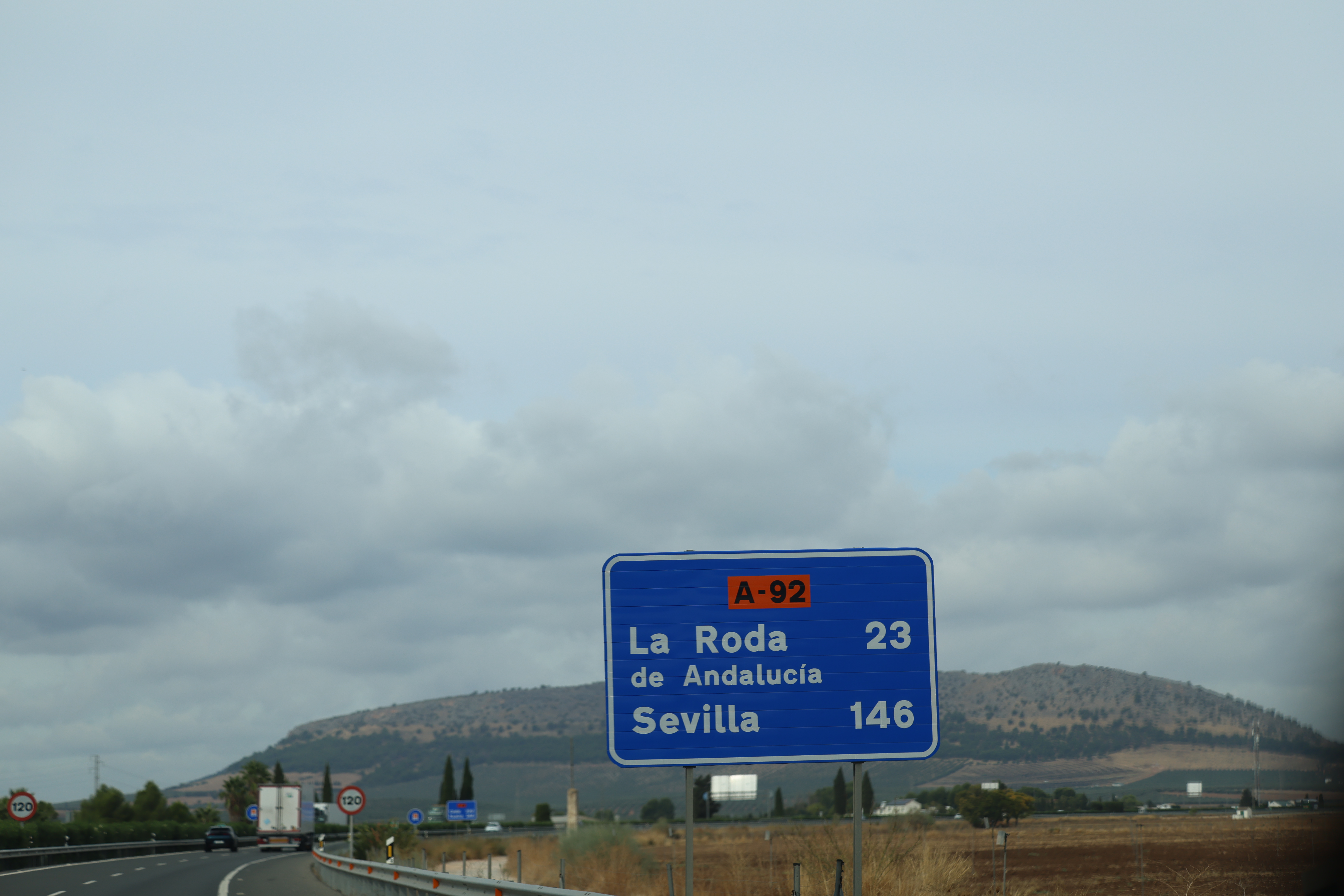 0i3a5589