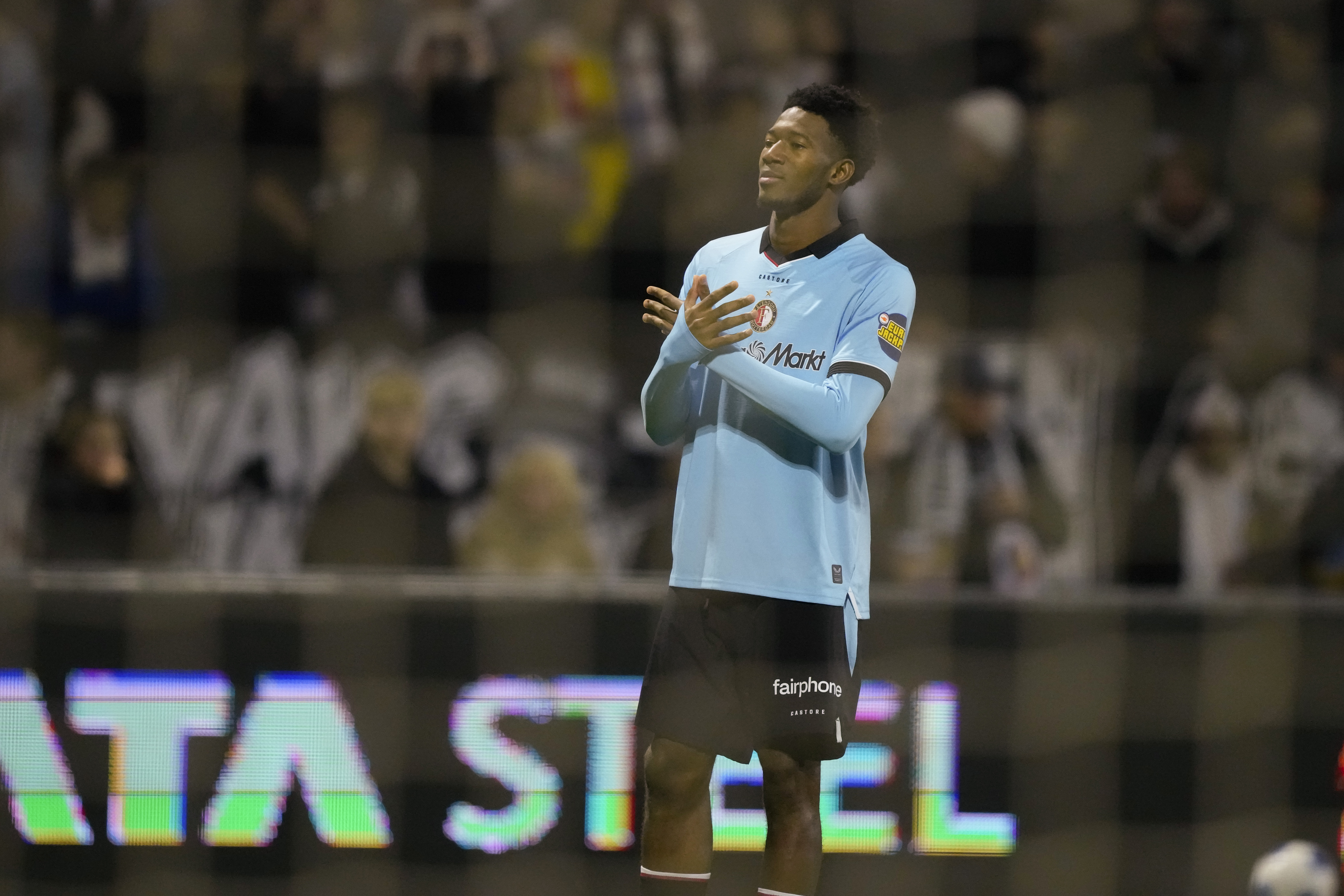LIVE • Feyenoord binnen halve minuut op voorsprong tegen Telstar [1H]