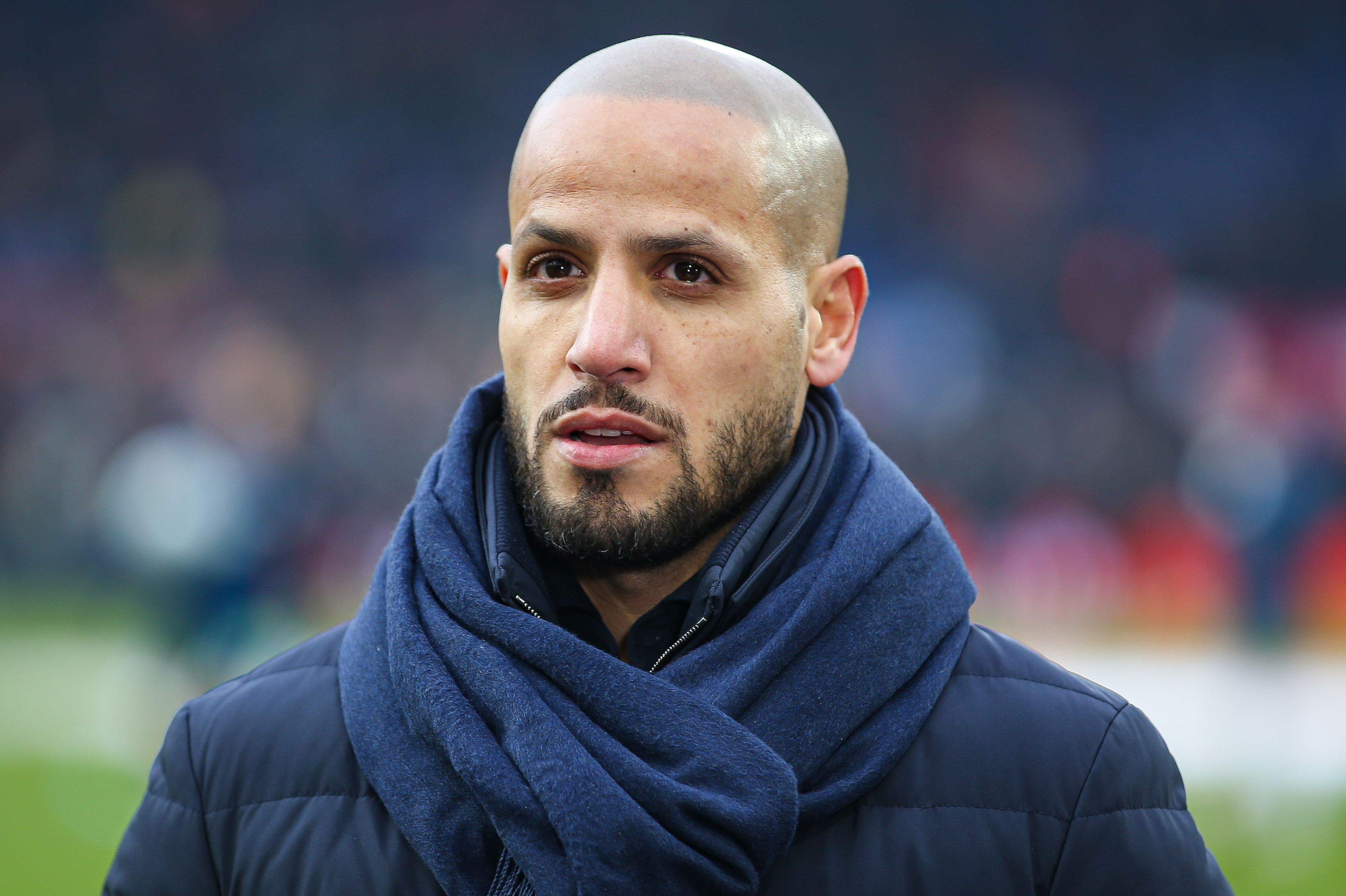El Ahmadi doet bizarre onthulling over tijd bij Feyenoord: "Spelers beslisten dat twee trainers moesten vertrekken"
