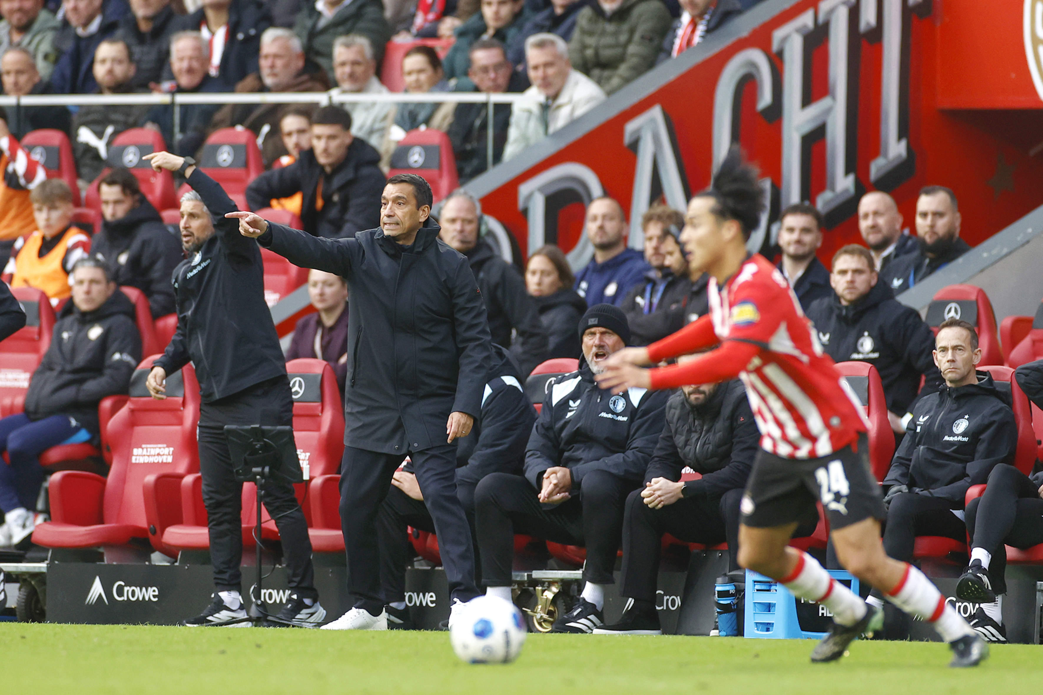 giovanni-van-bronckhorst-psv-pro-shots