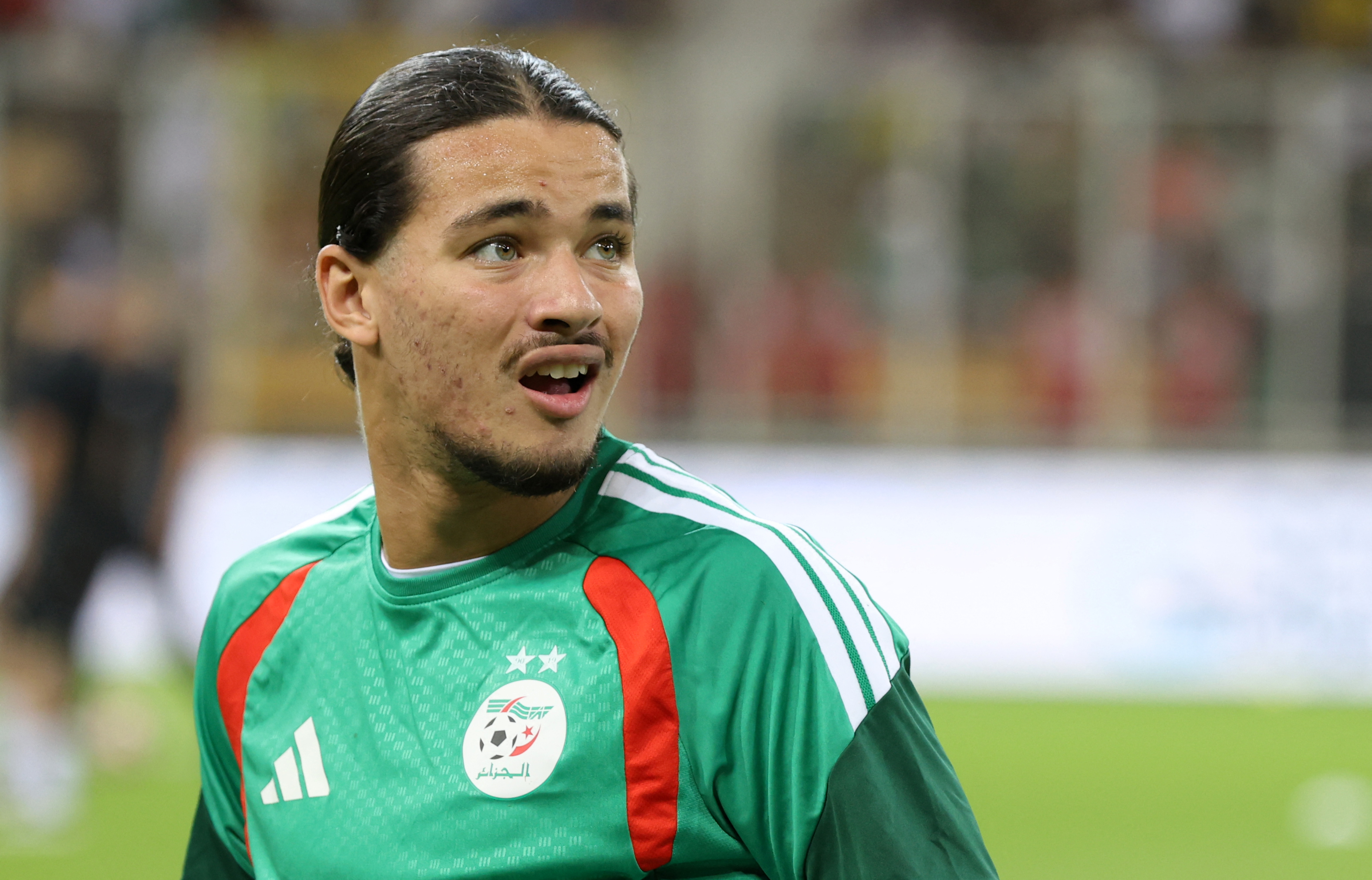 Hadj Moussa verlaat Algerije met lichte blessure en keert vervroegd terug