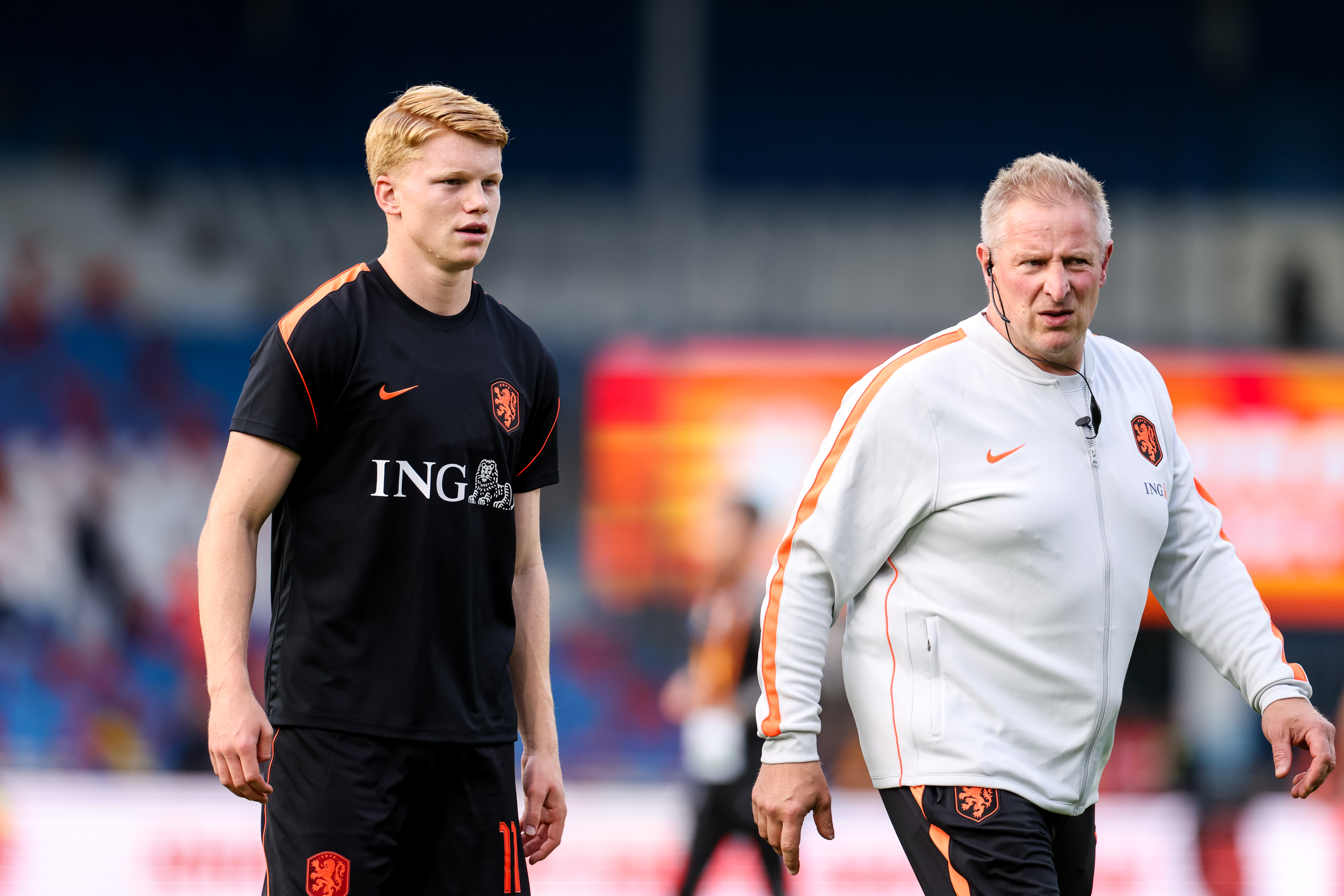 Kans op tegenvaller voor AZ: Kees Smit moest warming-up vroegtijdig staken