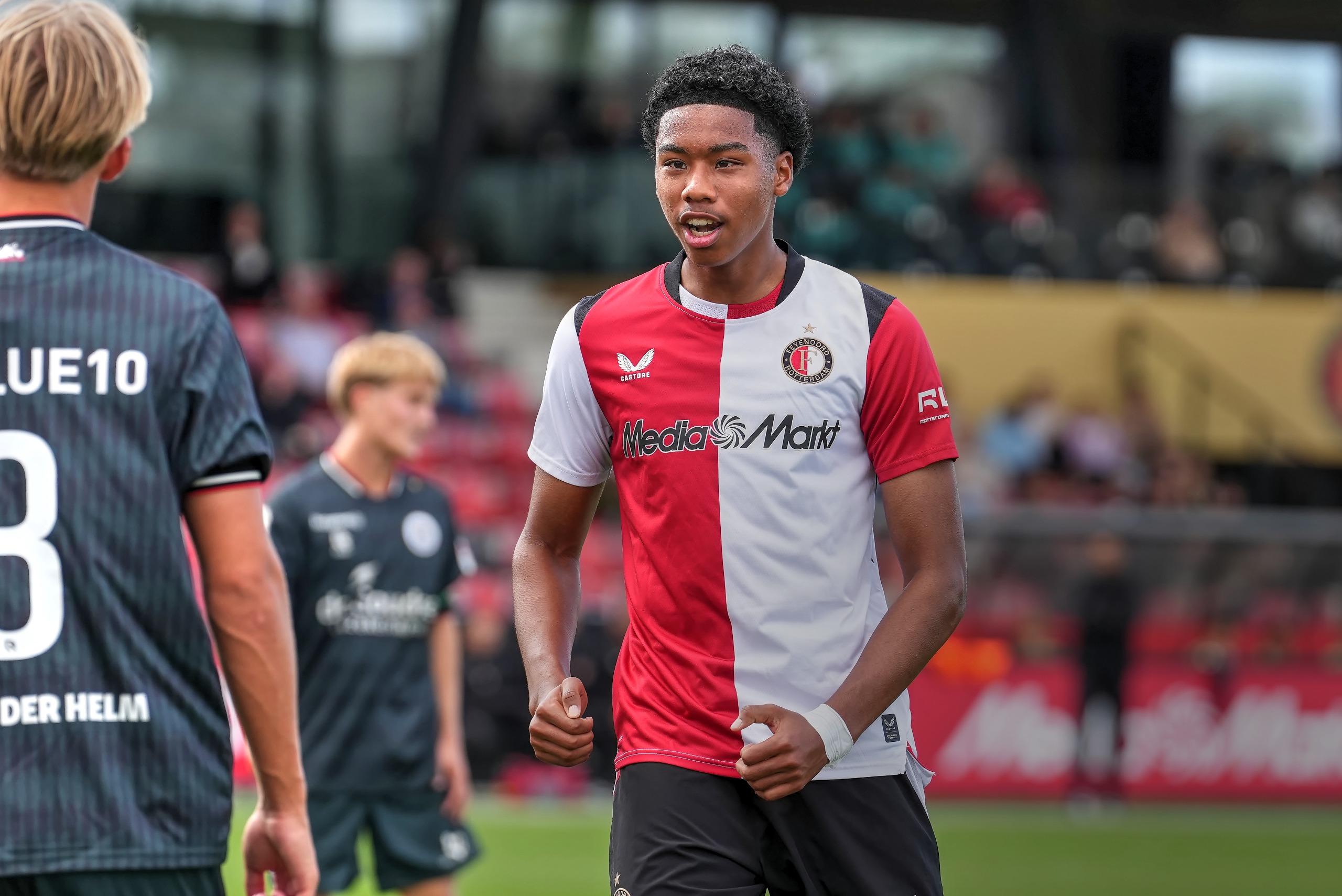 'Feyenoord beloont snelle ontwikkeling Levi Haps met meerjarig contract'