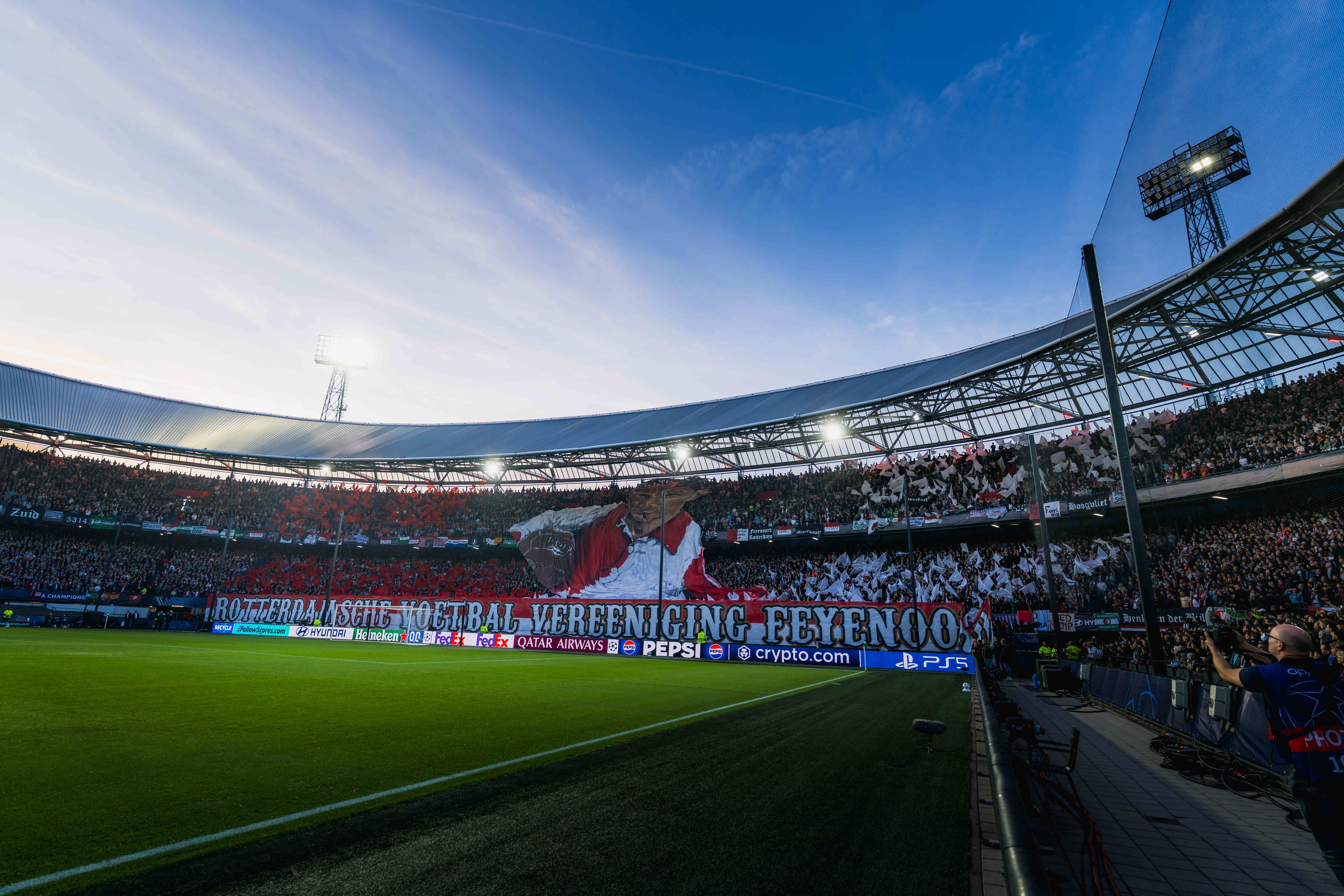 Onderzoek • Wie heeft de macht bij Feyenoord? De bestuurlijke verhoudingen onder de loep