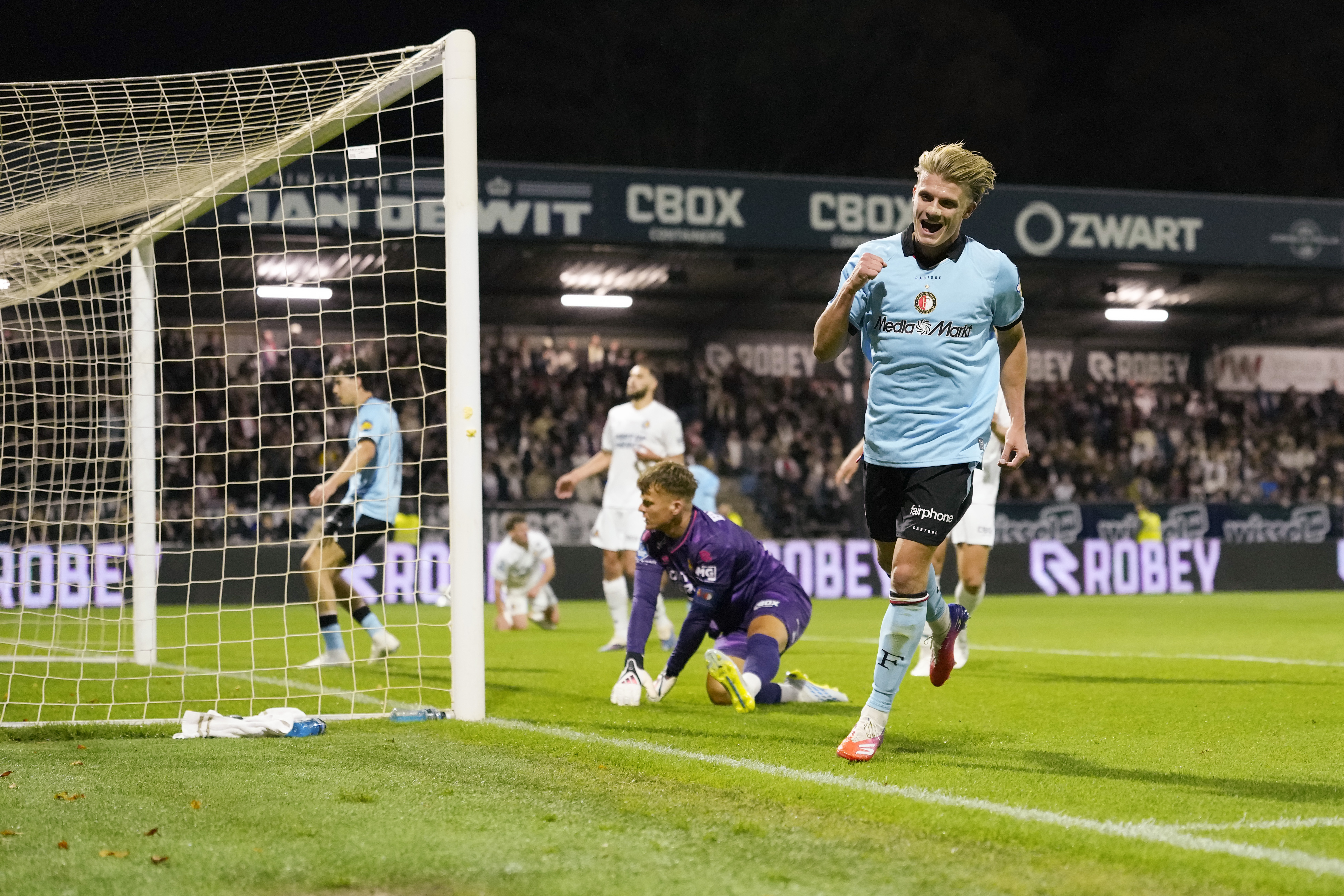 LIVE • Veel doelpunten tussen Feyenoord en Telstar [Rust]
