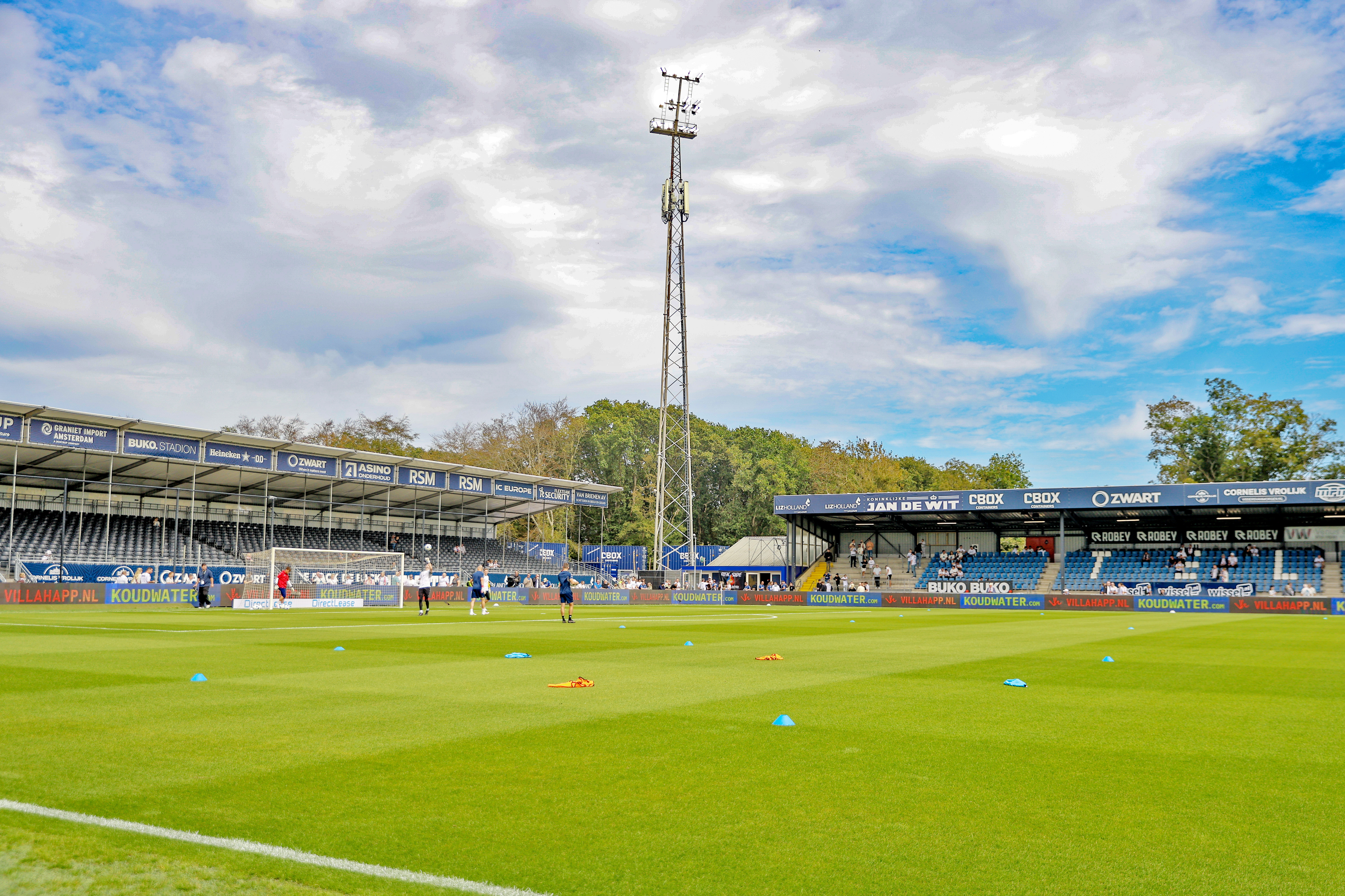 MATCHDAY • Feyenoord wil koppositie vasthouden op bezoek bij Telstar